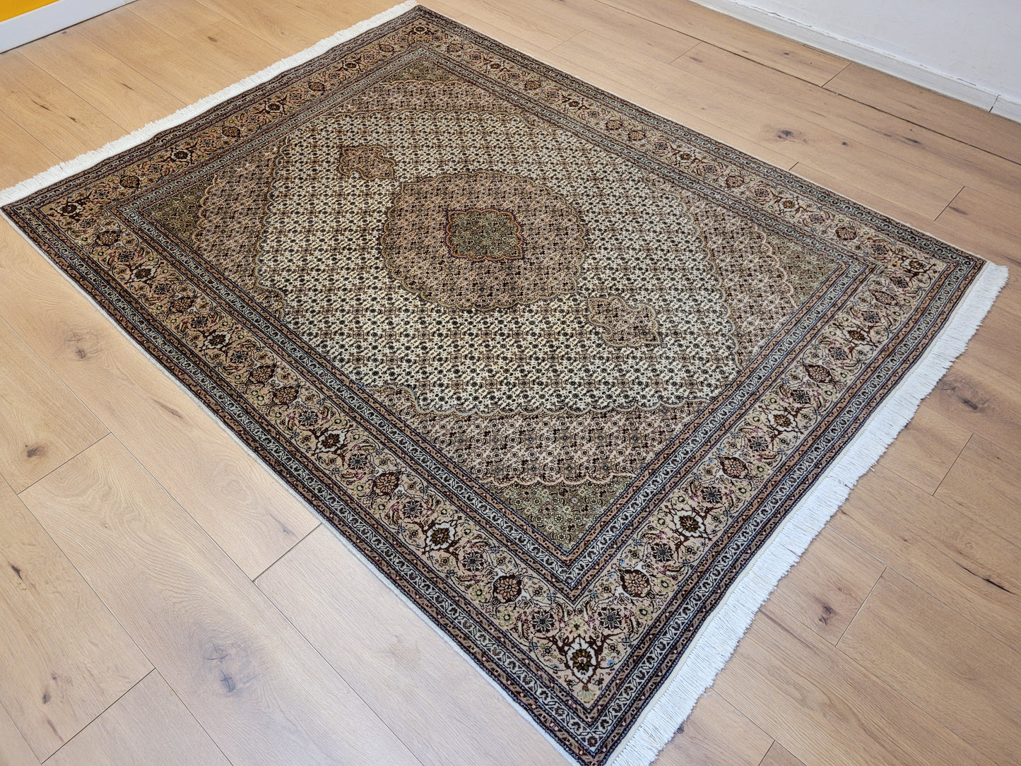 Täbriz Teppich Korkwolle Seide feine Knüpfung