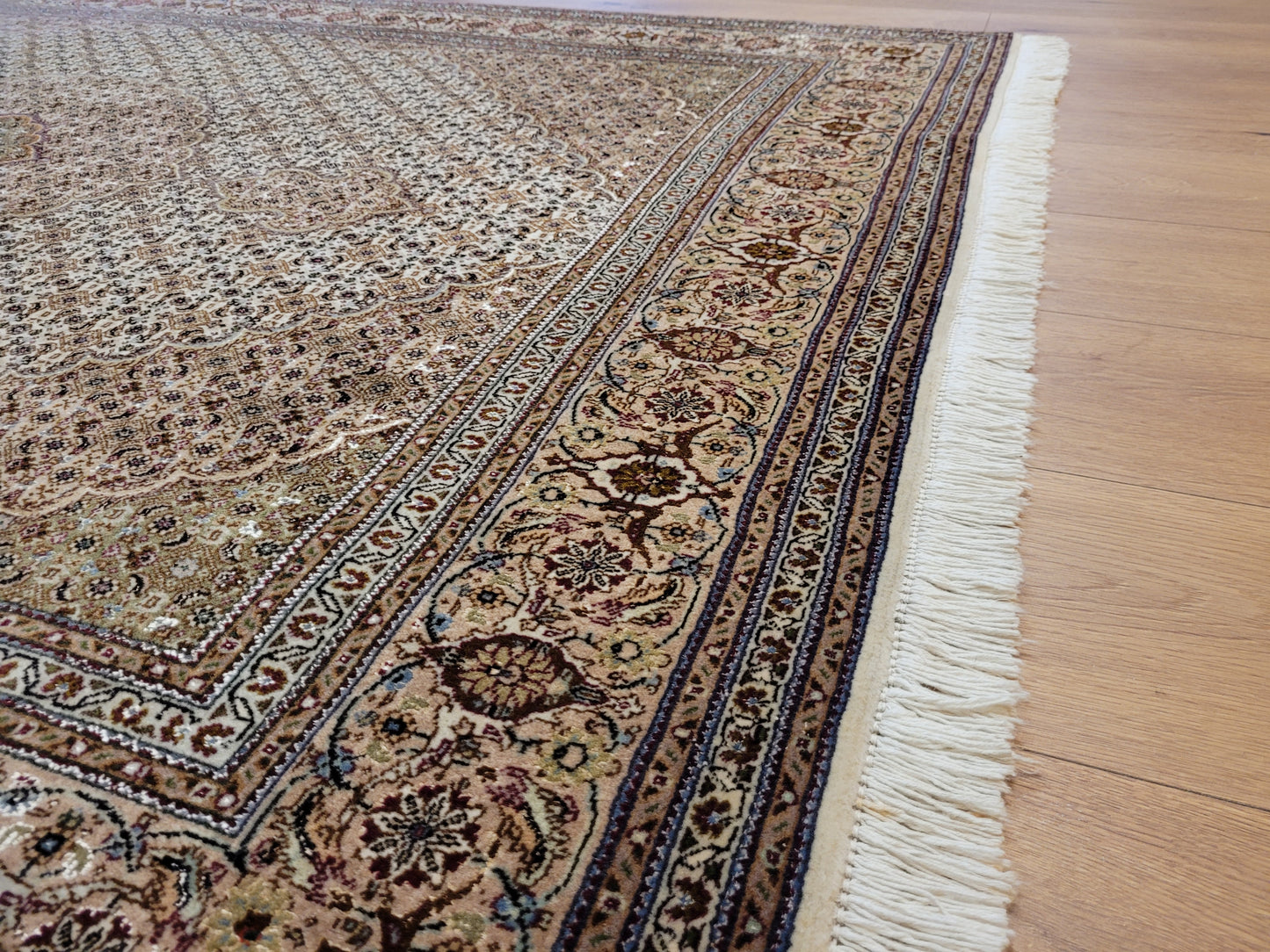 Täbriz Teppich Korkwolle Seide feine Knüpfung