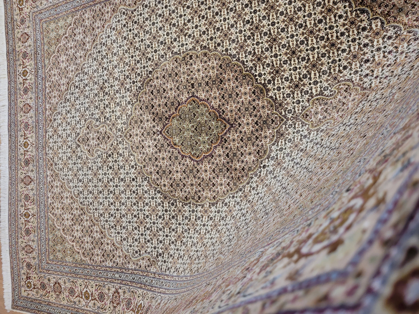 Täbriz Teppich Korkwolle Seide feine Knüpfung