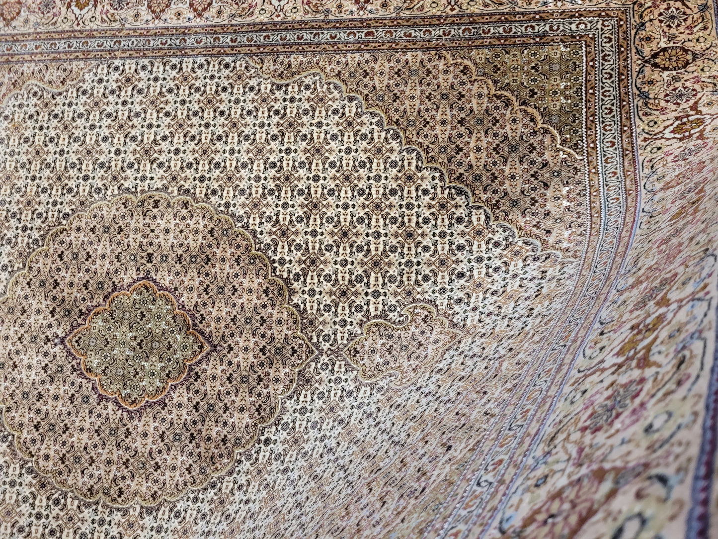 Täbriz Teppich Korkwolle Seide feine Knüpfung