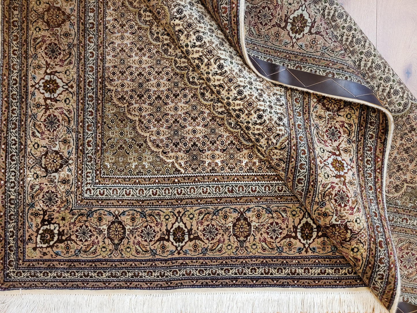 Täbriz Teppich Korkwolle Seide feine Knüpfung