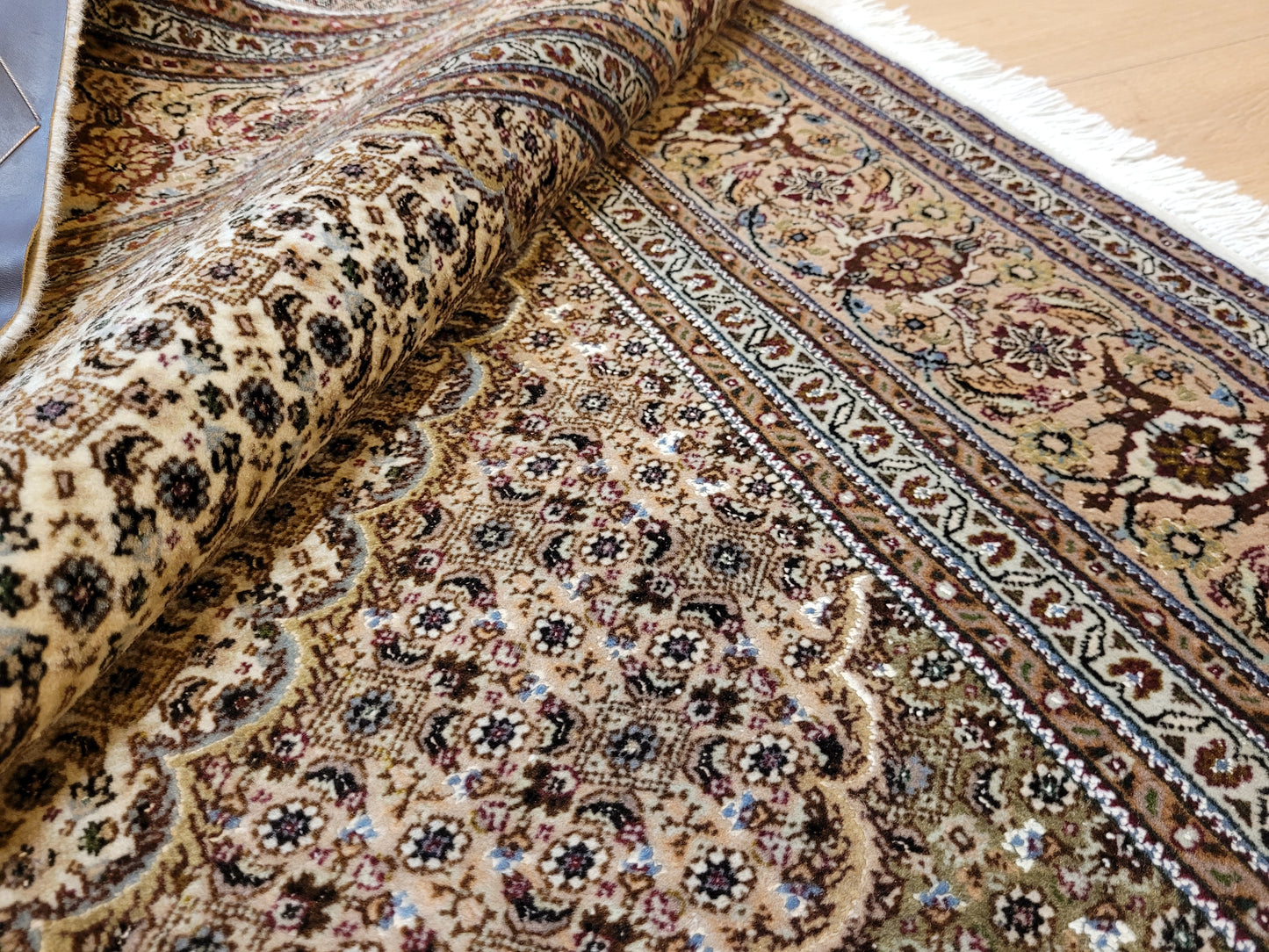 Täbriz Teppich Korkwolle Seide feine Knüpfung