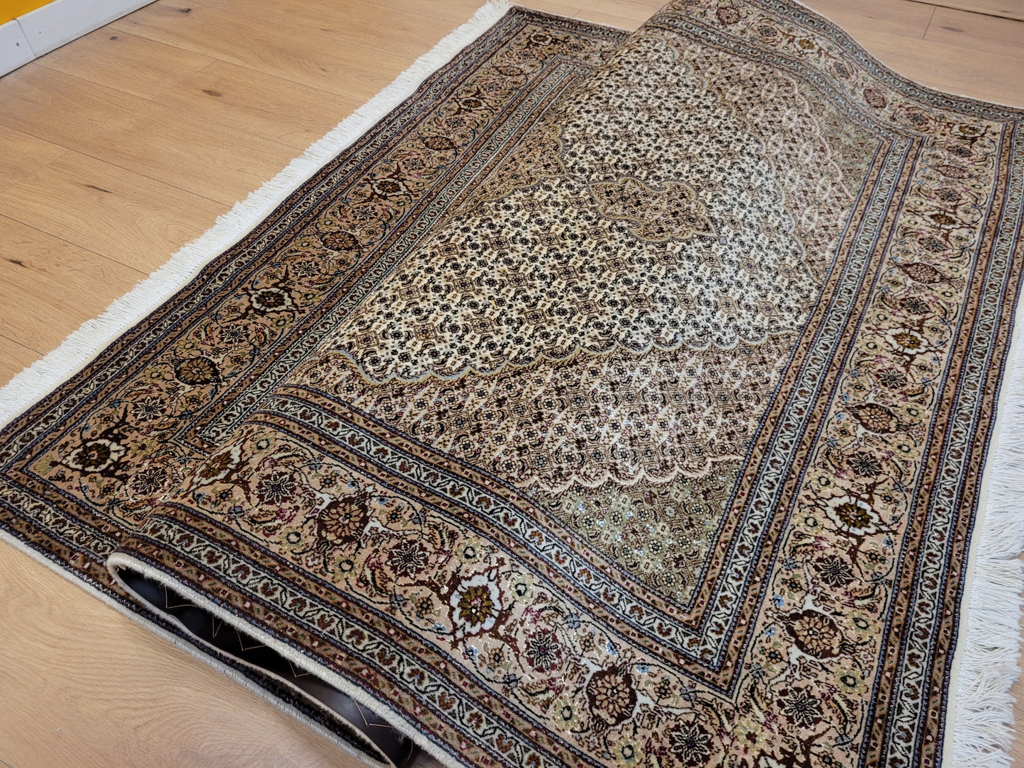 Täbriz Teppich Korkwolle Seide feine Knüpfung