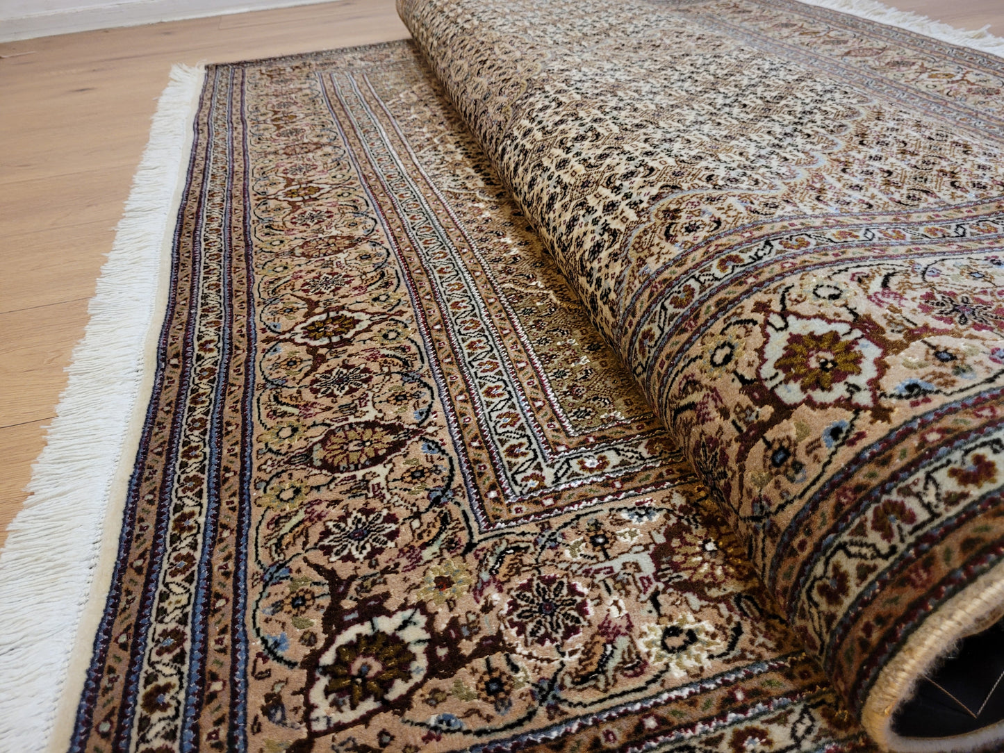 Täbriz Teppich Korkwolle Seide feine Knüpfung