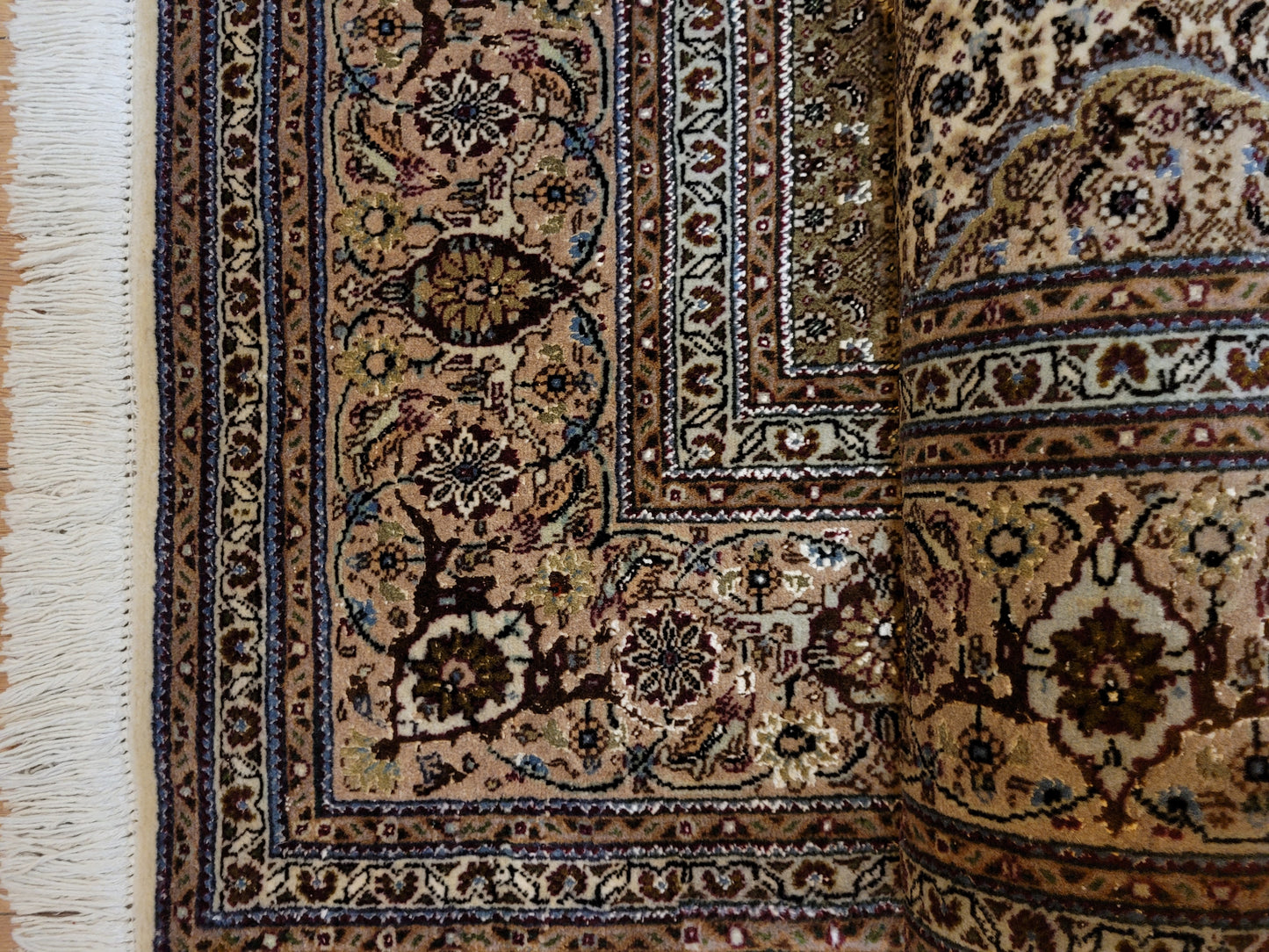 Täbriz Teppich Korkwolle Seide feine Knüpfung