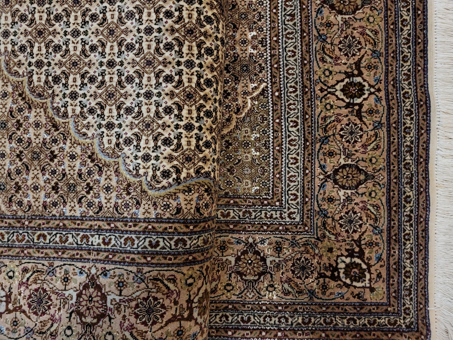 Täbriz Teppich Korkwolle Seide feine Knüpfung