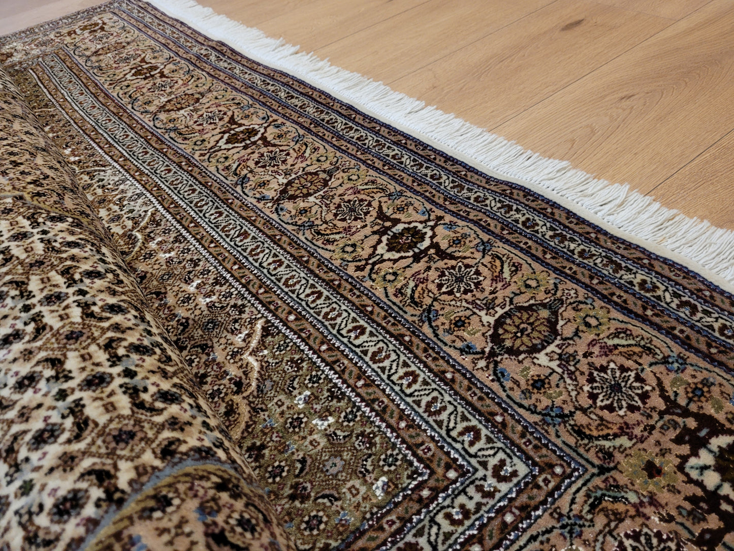 Täbriz Teppich Korkwolle Seide feine Knüpfung