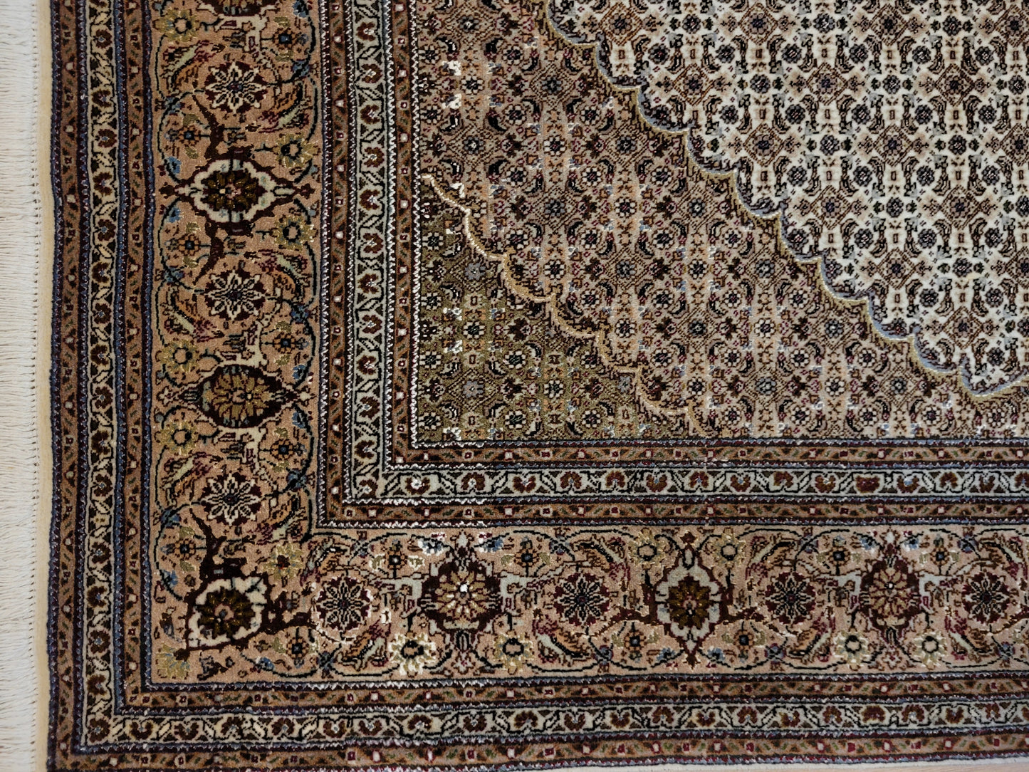 Täbriz Teppich Korkwolle Seide feine Knüpfung