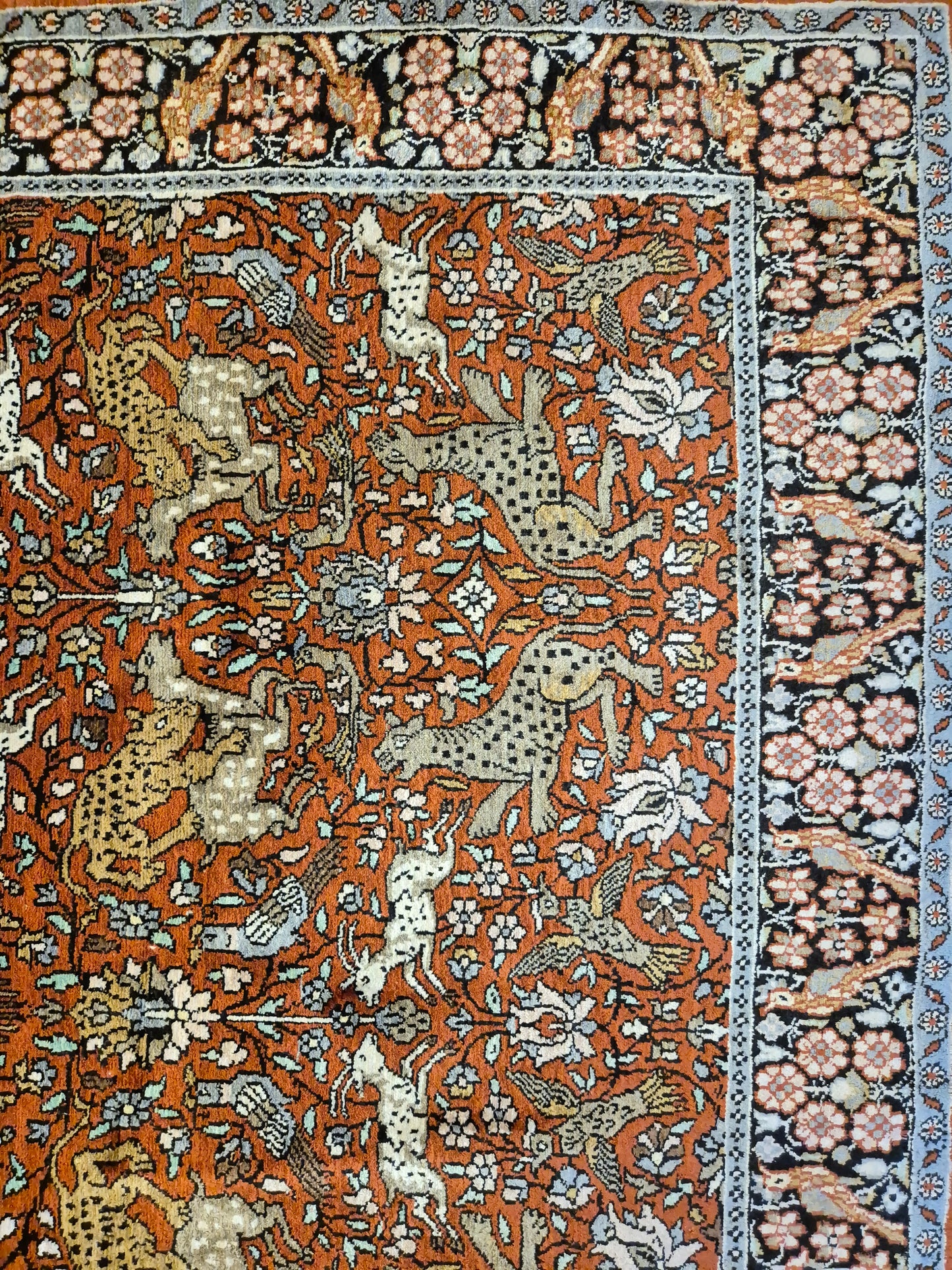 Kashmir Ghom Teppich Naturseide Tiermotiv feine Knüpfung