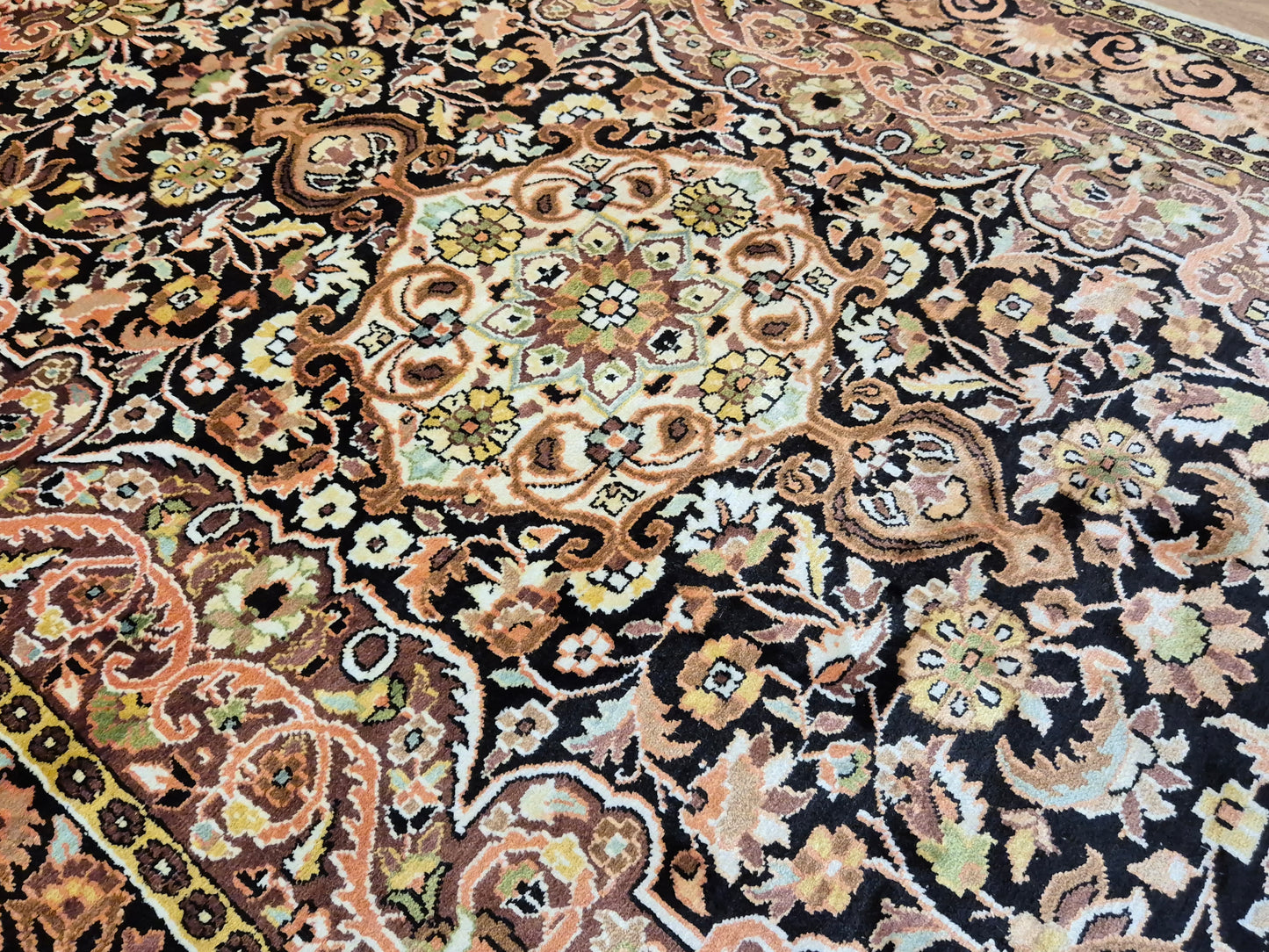 Kashmir Teppich Seide Medaillon feine Knüpfung