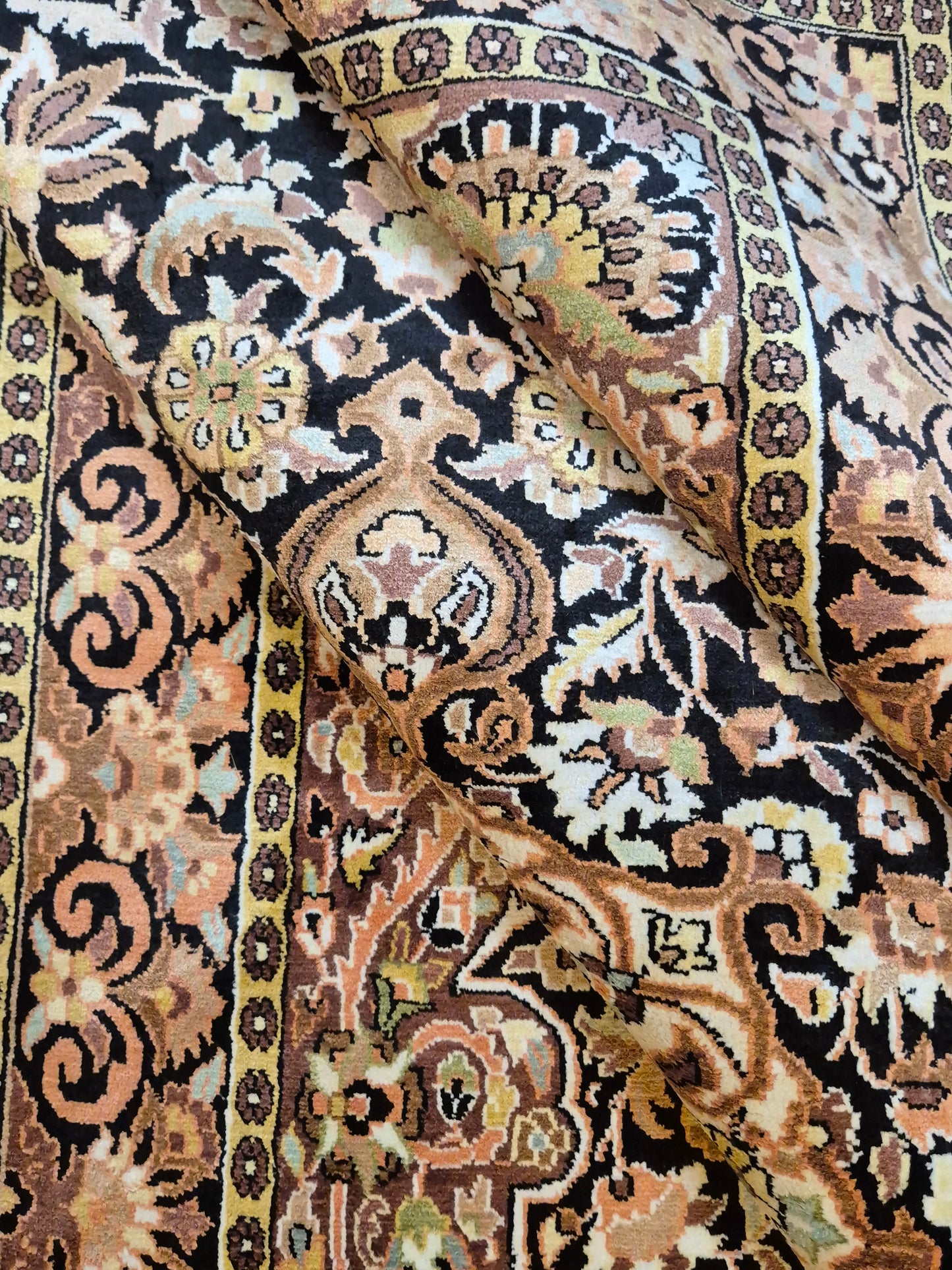 Kashmir Teppich Seide Medaillon feine Knüpfung