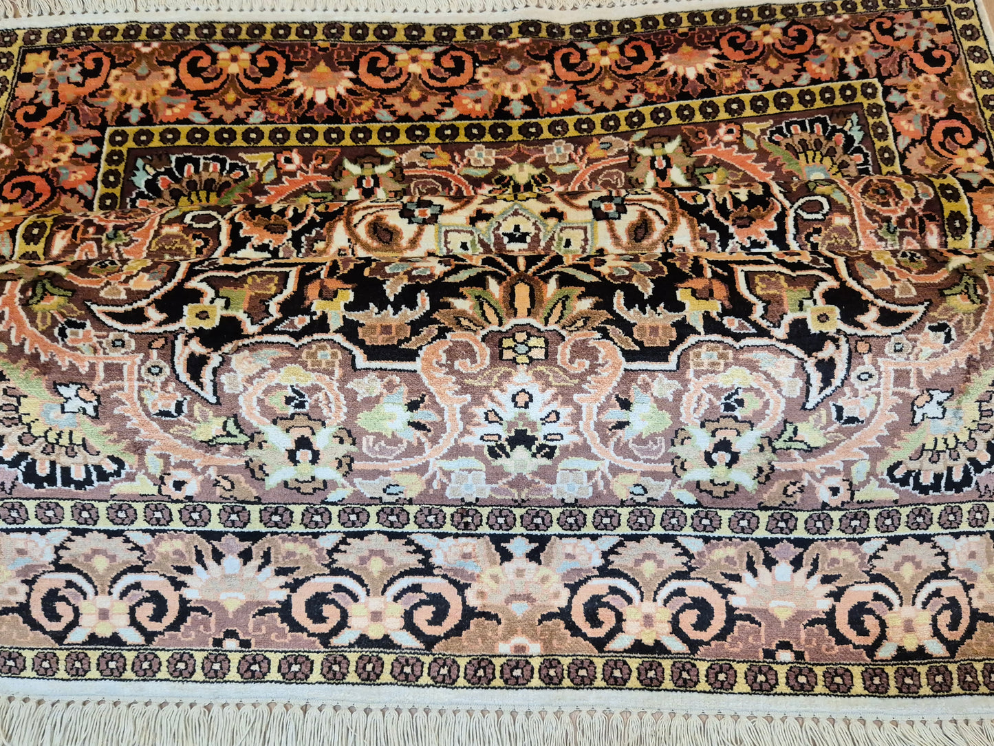 Kashmir Teppich Seide Medaillon feine Knüpfung