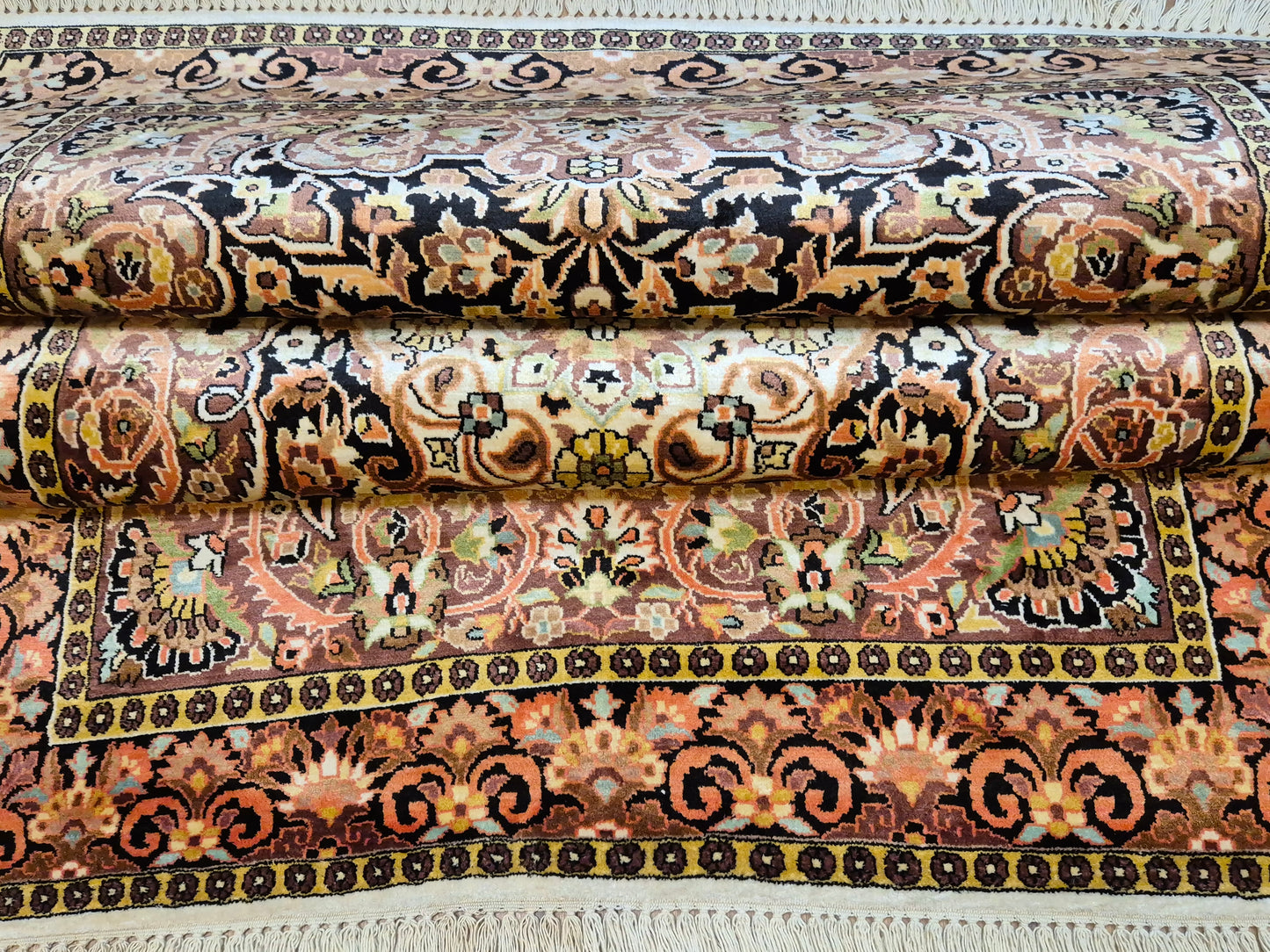 Kashmir Teppich Seide Medaillon feine Knüpfung