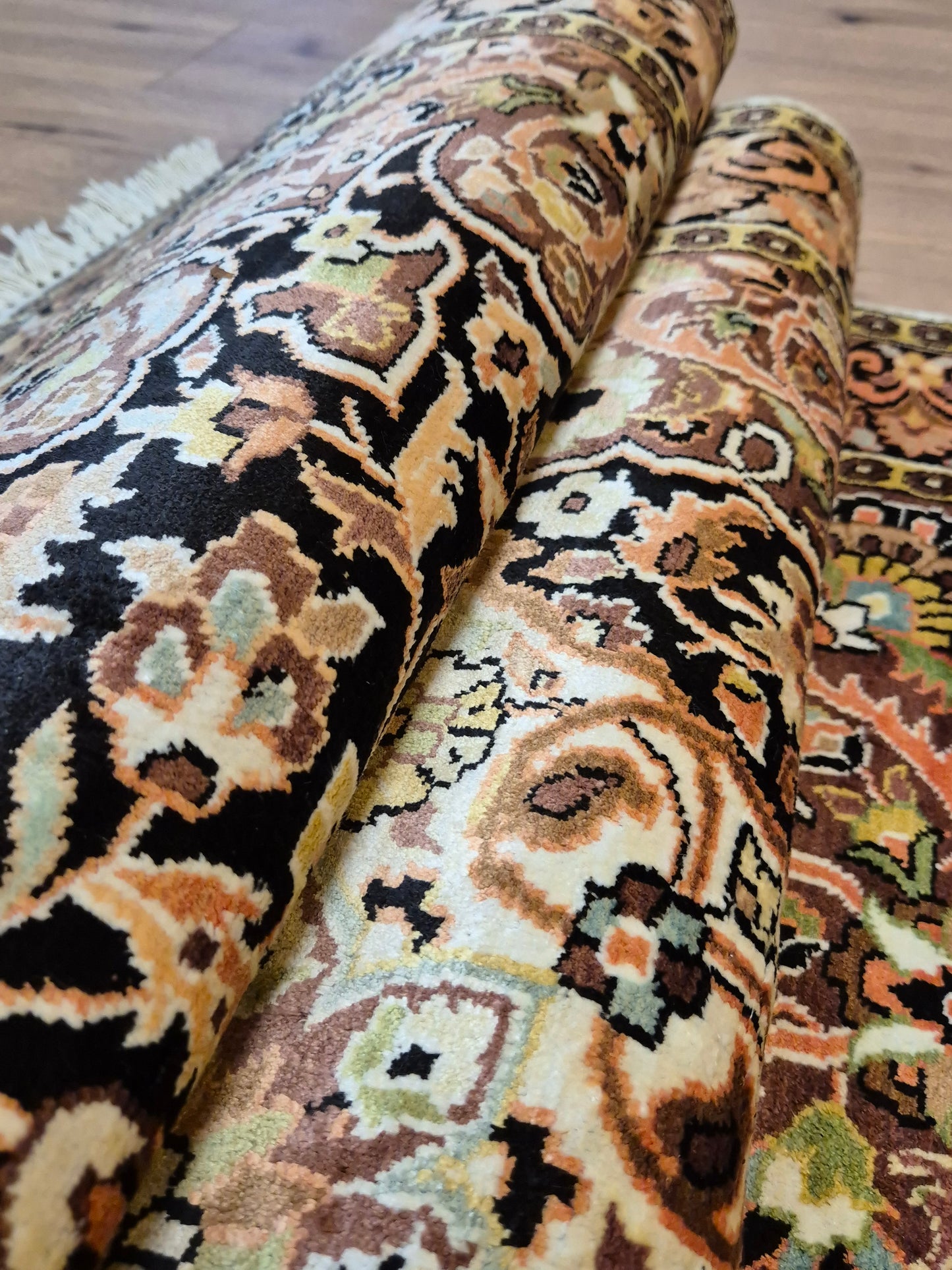 Kashmir Teppich Seide Medaillon feine Knüpfung