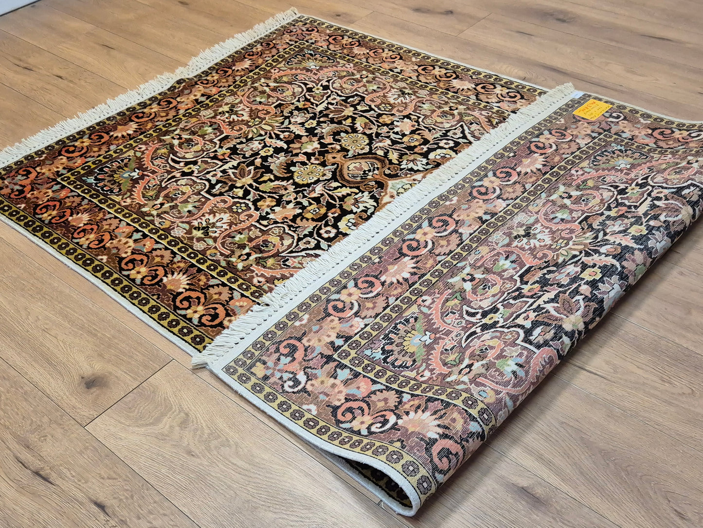 Kashmir Teppich Seide Medaillon feine Knüpfung