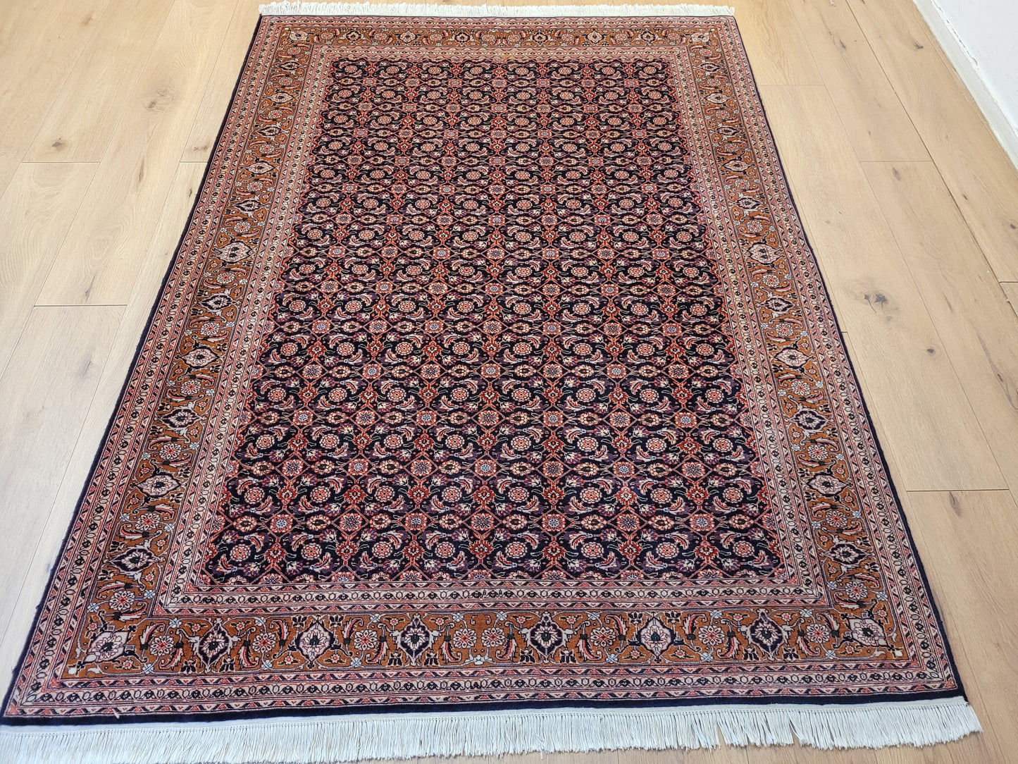 Täbriz Teppich Korkwolle fein florales Allover Muster