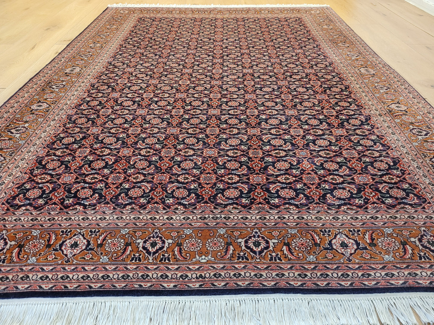 Täbriz Teppich Korkwolle fein florales Allover Muster