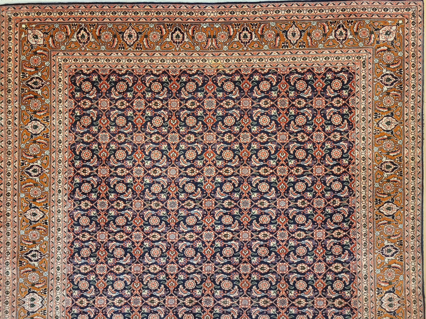 Täbriz Teppich Korkwolle fein florales Allover Muster