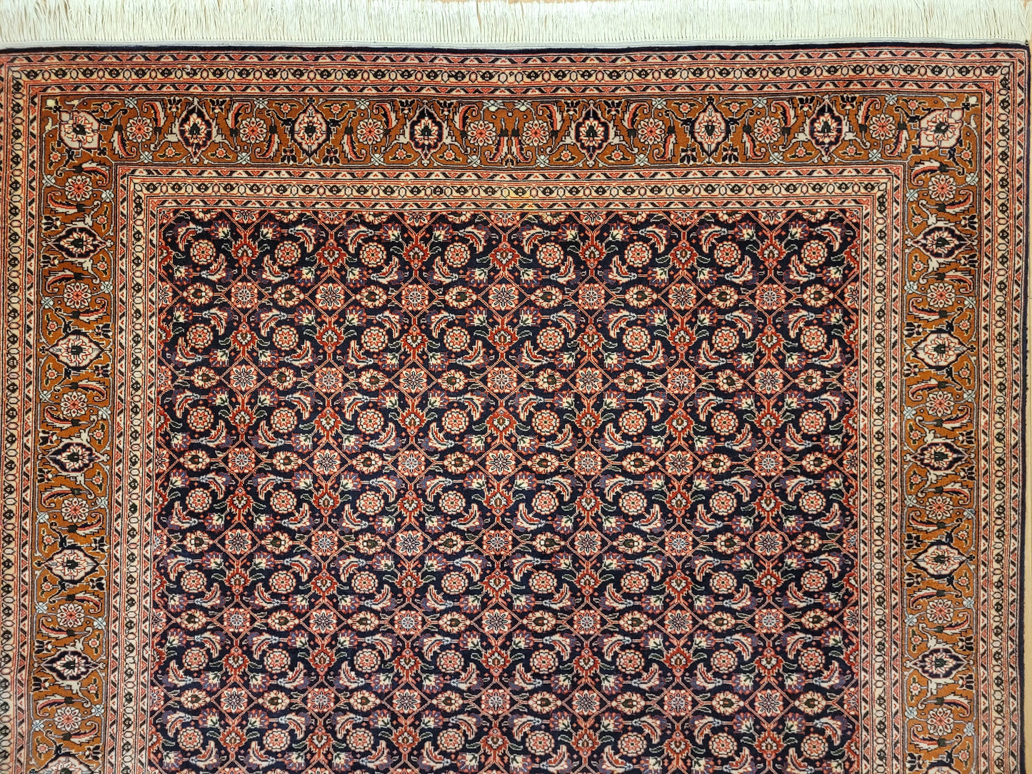 Täbriz Teppich Korkwolle fein florales Allover Muster