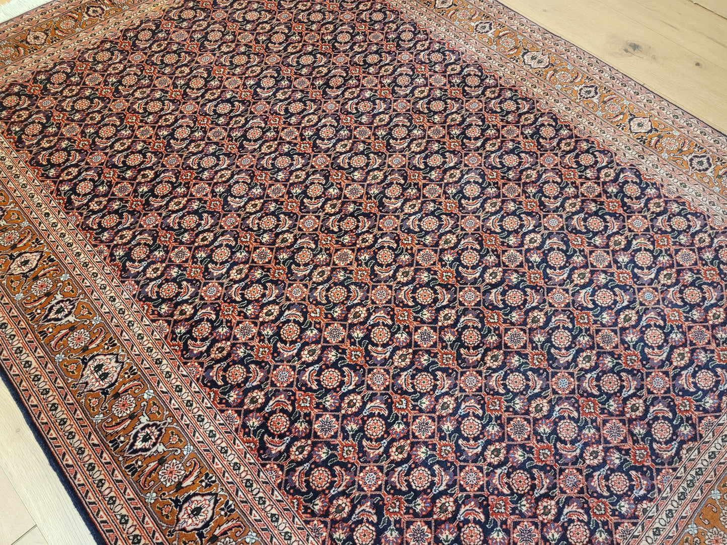 Täbriz Teppich Korkwolle fein florales Allover Muster