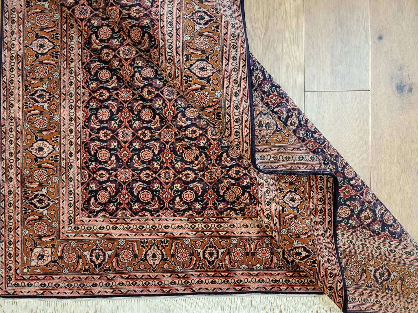 Täbriz Teppich Korkwolle fein florales Allover Muster