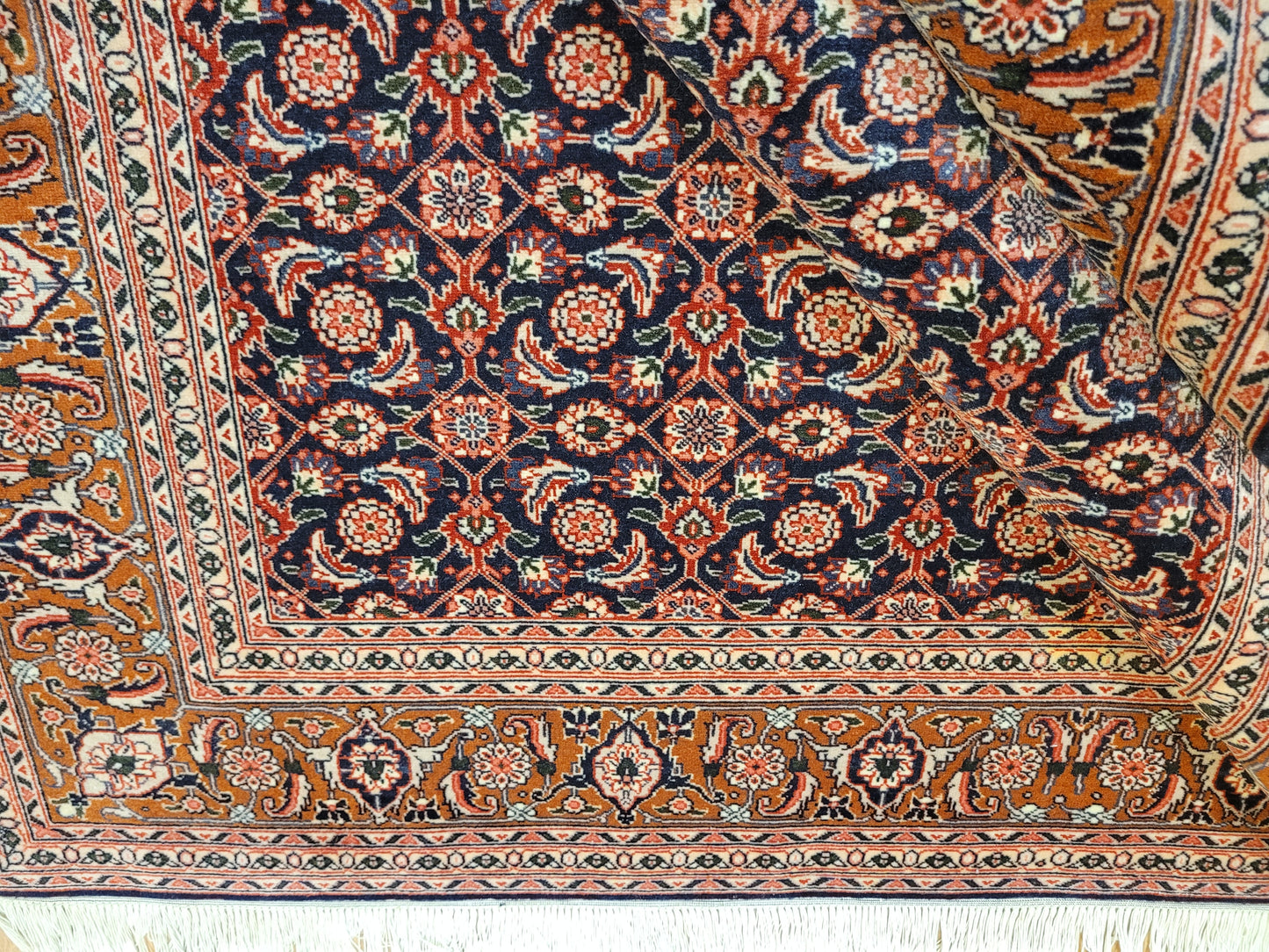 Täbriz Teppich Korkwolle fein florales Allover Muster