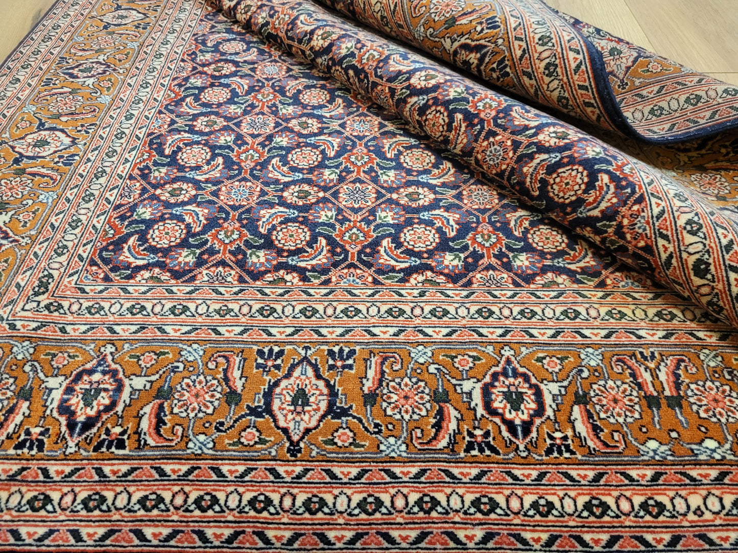 Täbriz Teppich Korkwolle fein florales Allover Muster