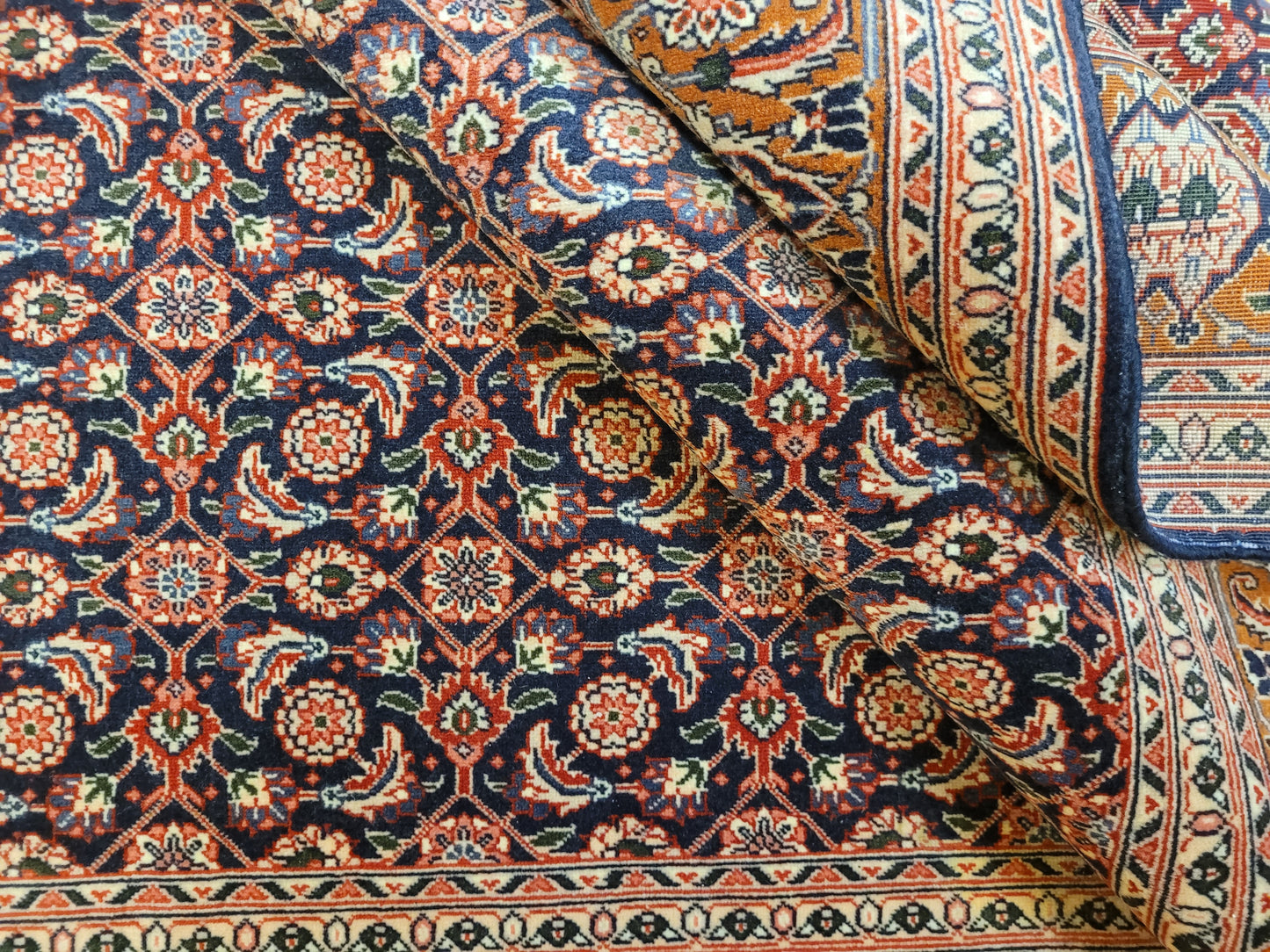 Täbriz Teppich Korkwolle fein florales Allover Muster