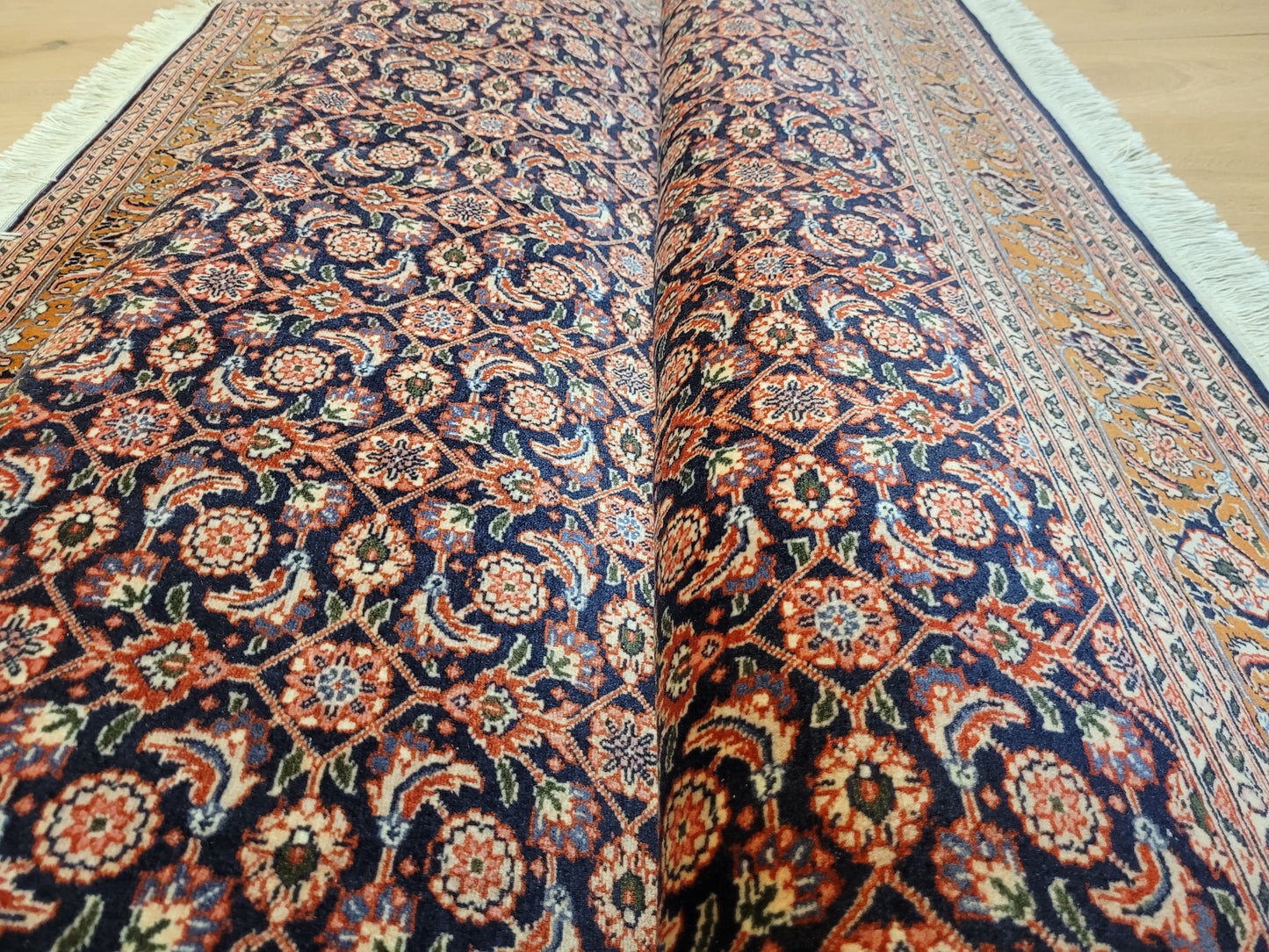 Täbriz Teppich Korkwolle fein florales Allover Muster