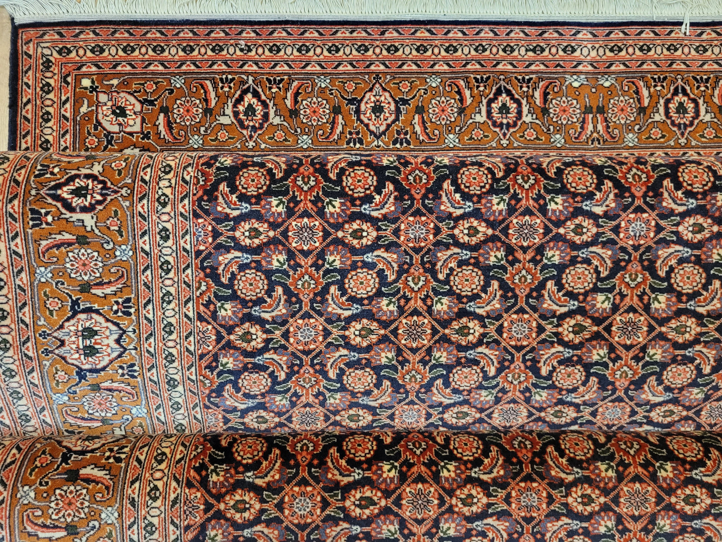 Täbriz Teppich Korkwolle fein florales Allover Muster