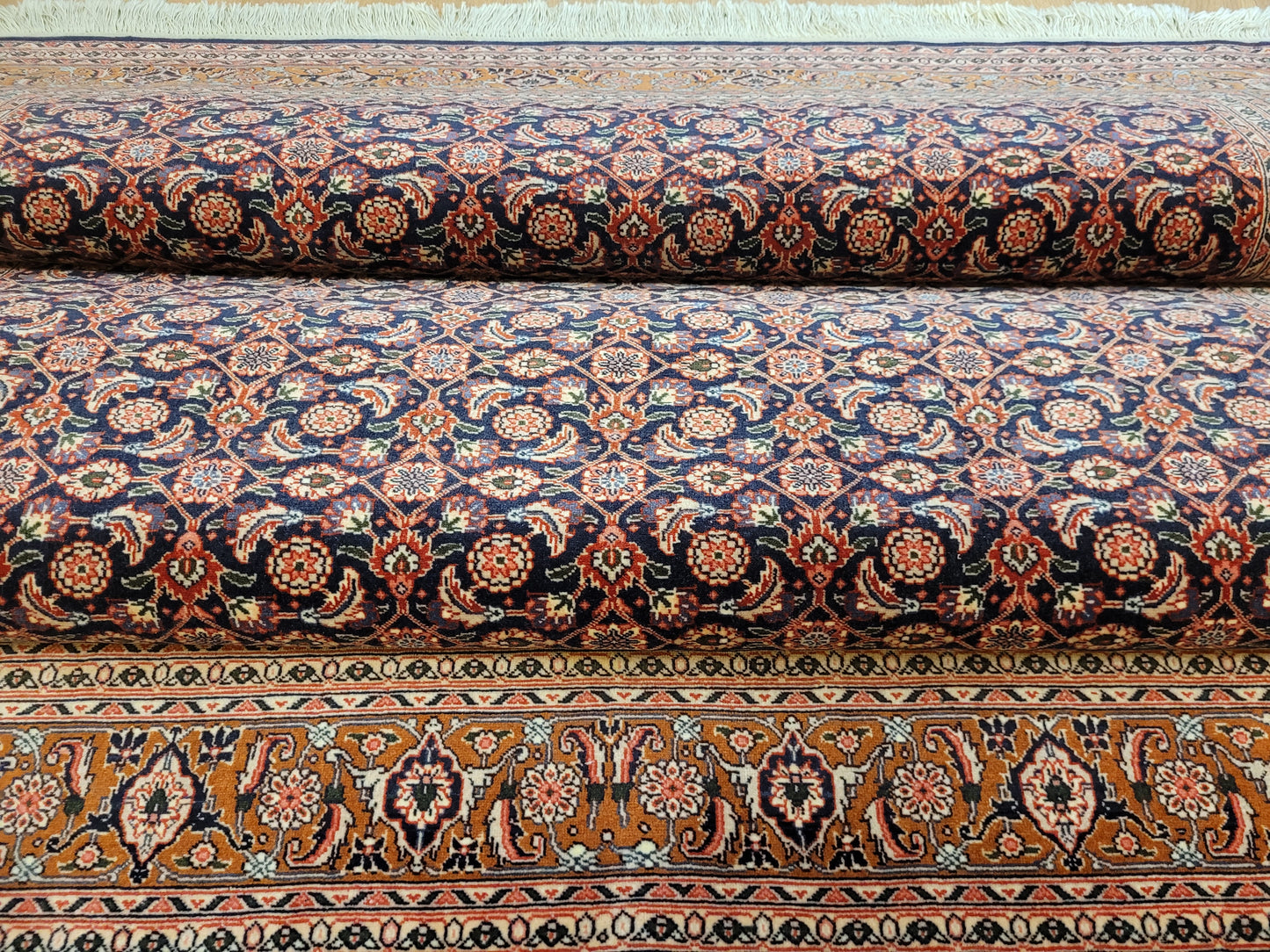 Täbriz Teppich Korkwolle fein florales Allover Muster