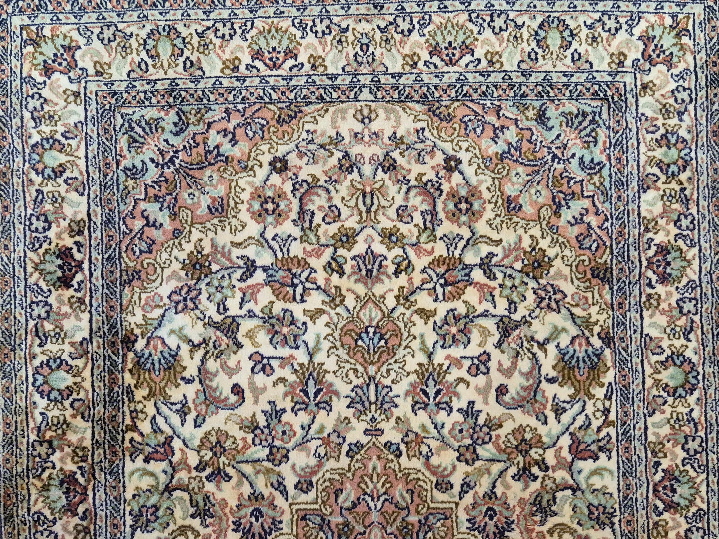 Kashmir Teppich Reine Seide Medaillon florale Musterung