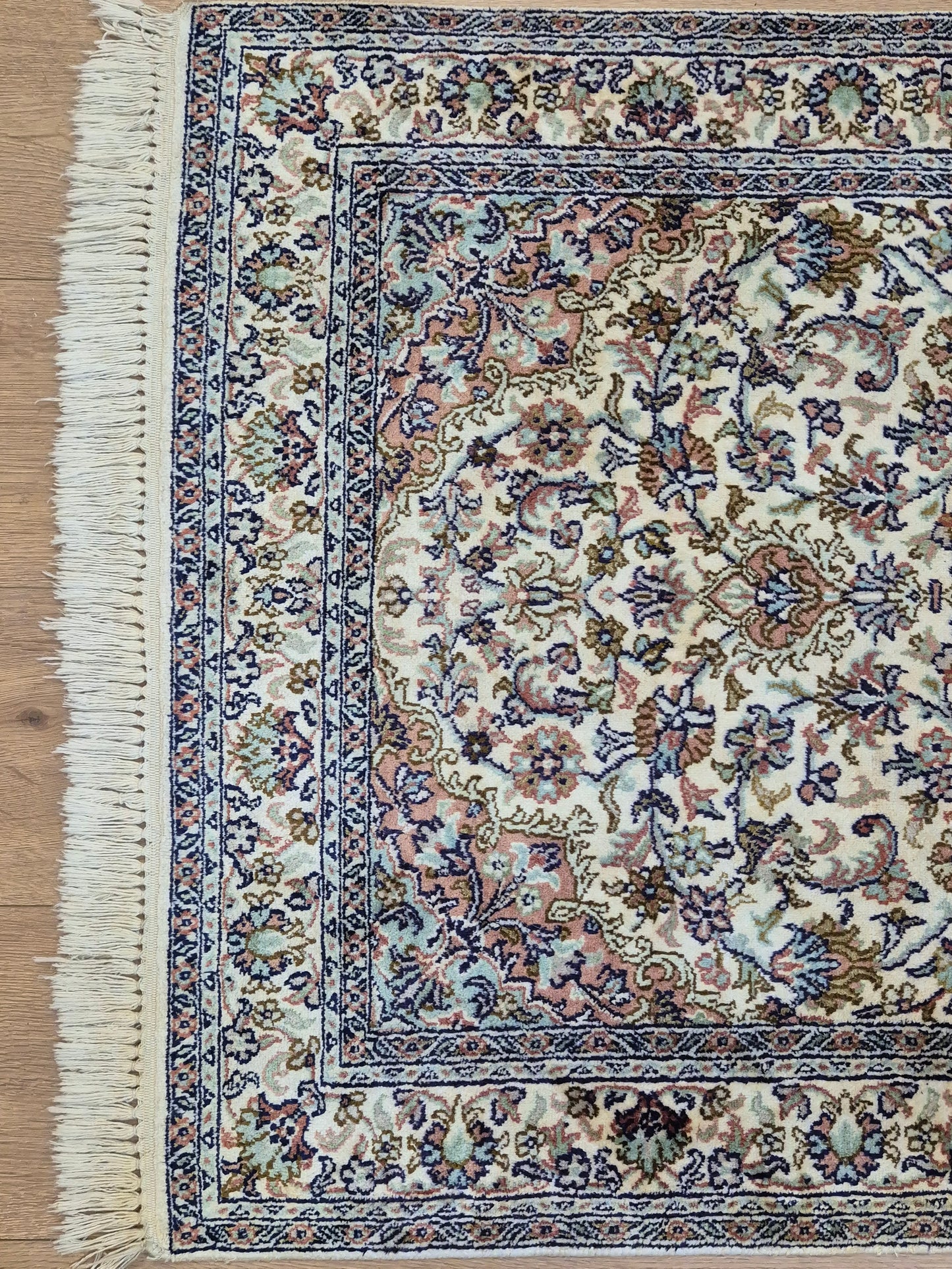 Kashmir Teppich Reine Seide Medaillon florale Musterung