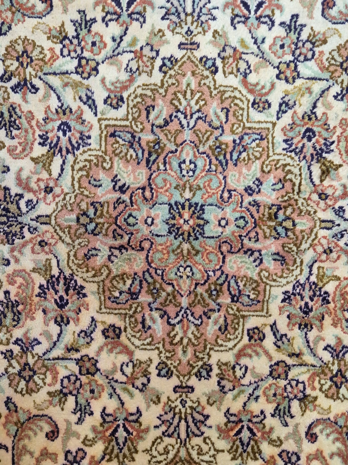 Kashmir Teppich Reine Seide Medaillon florale Musterung