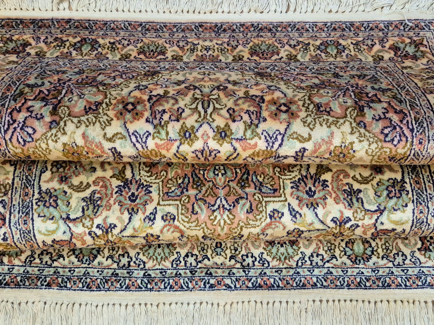 Kashmir Teppich Reine Seide Medaillon florale Musterung