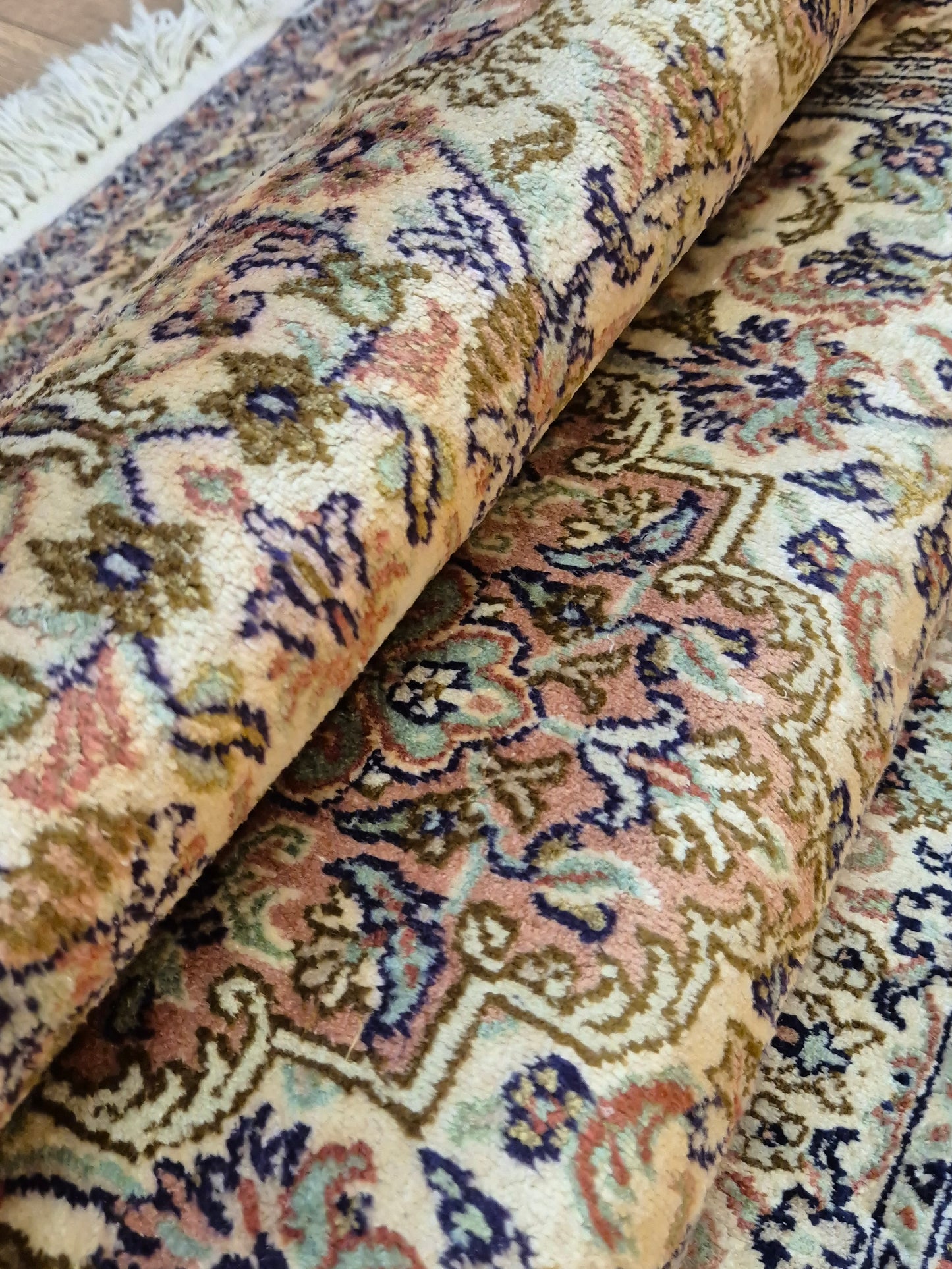 Kashmir Teppich Reine Seide Medaillon florale Musterung