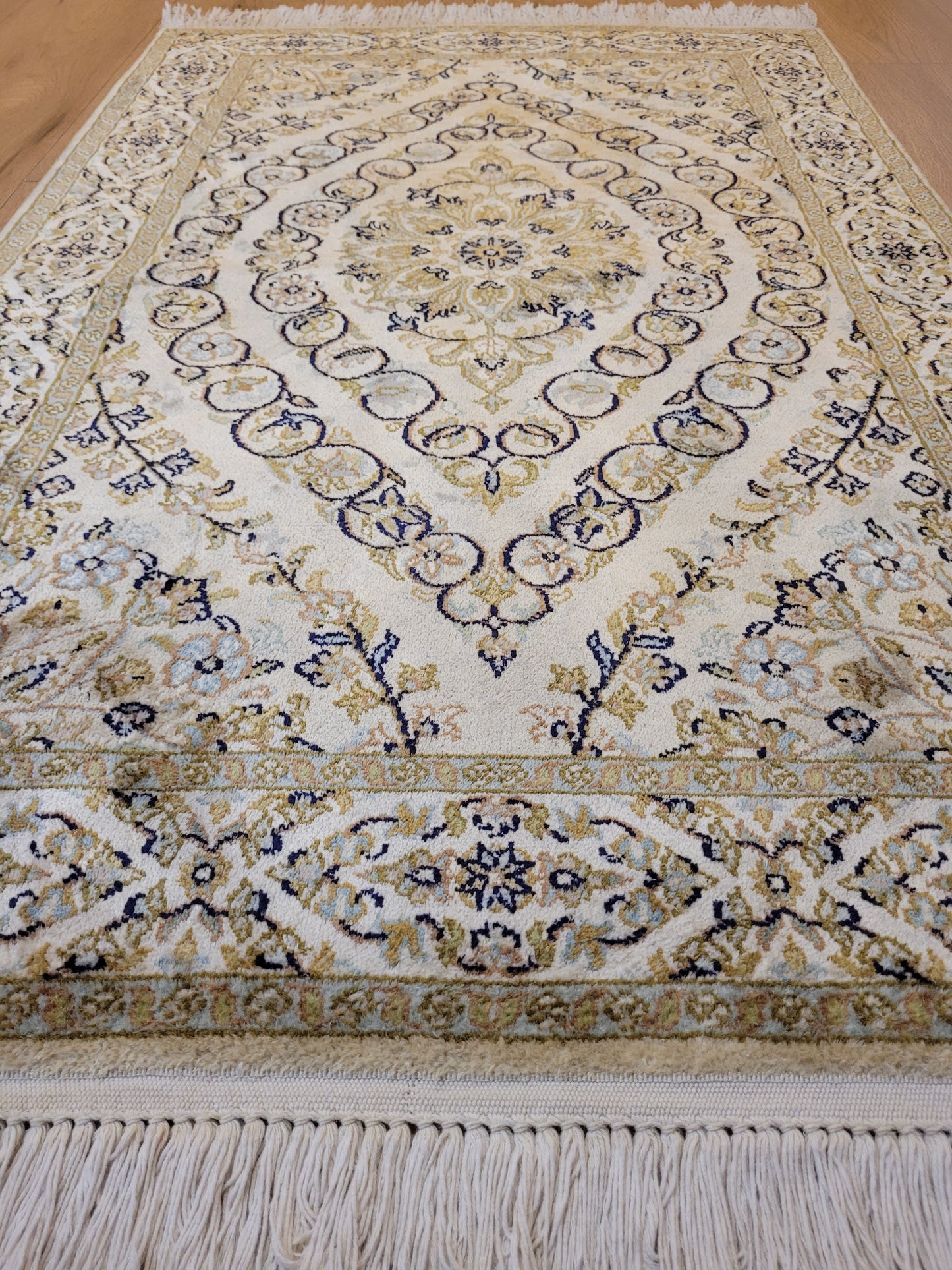 Ghom Teppich Seide Medaillon feine Knüpfung