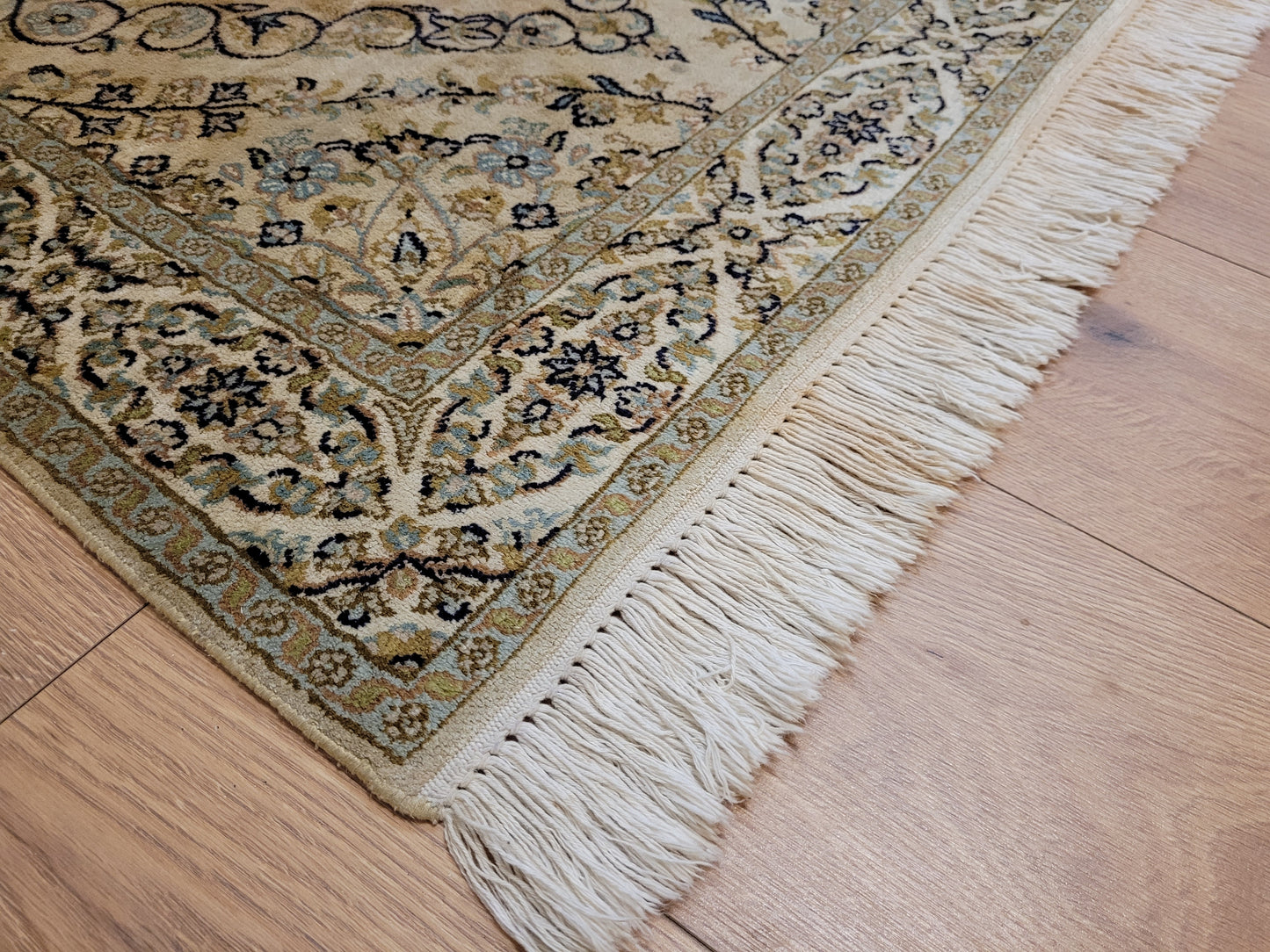 Ghom Teppich Seide Medaillon feine Knüpfung