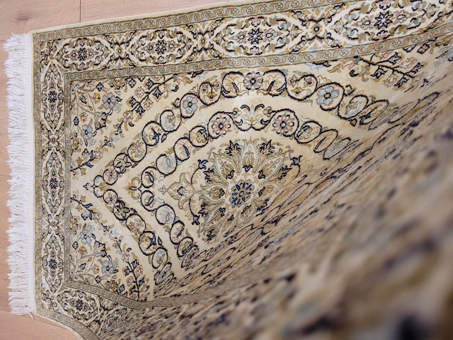 Ghom Teppich Seide Medaillon feine Knüpfung