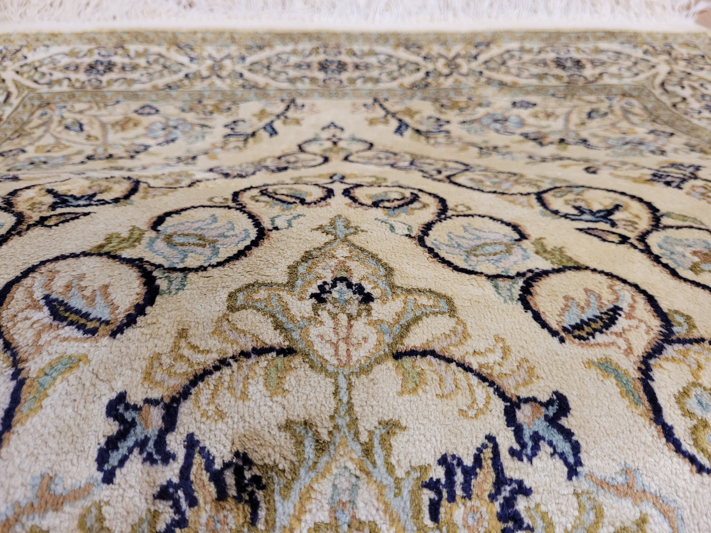 Ghom Teppich Seide Medaillon feine Knüpfung