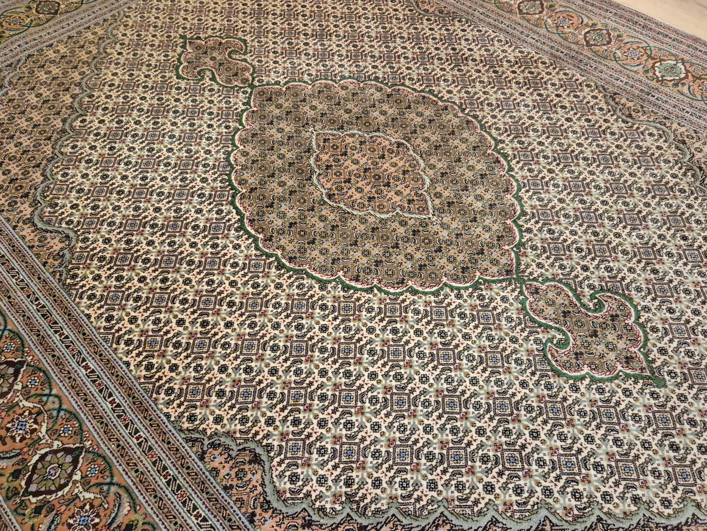 Täbriz Teppich Korkwolle mit Seide feine Knüpfung