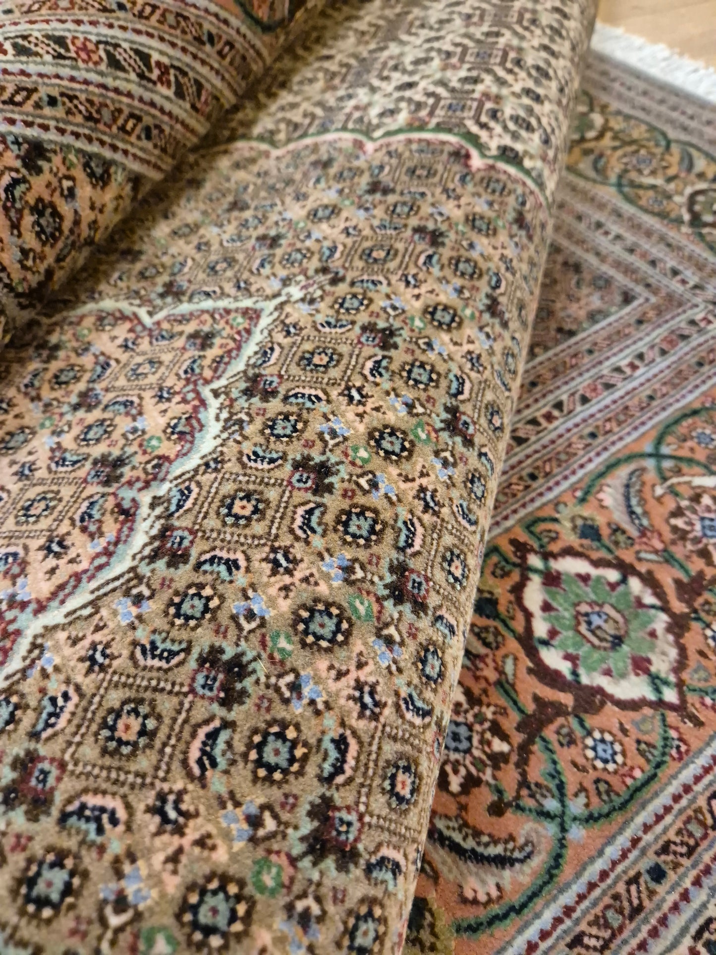 Täbriz Teppich Korkwolle mit Seide feine Knüpfung