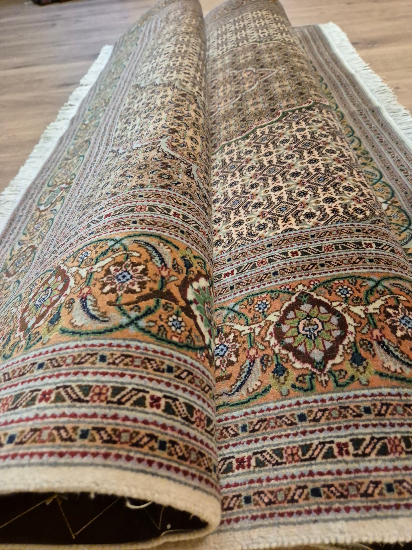 Täbriz Teppich Korkwolle mit Seide feine Knüpfung