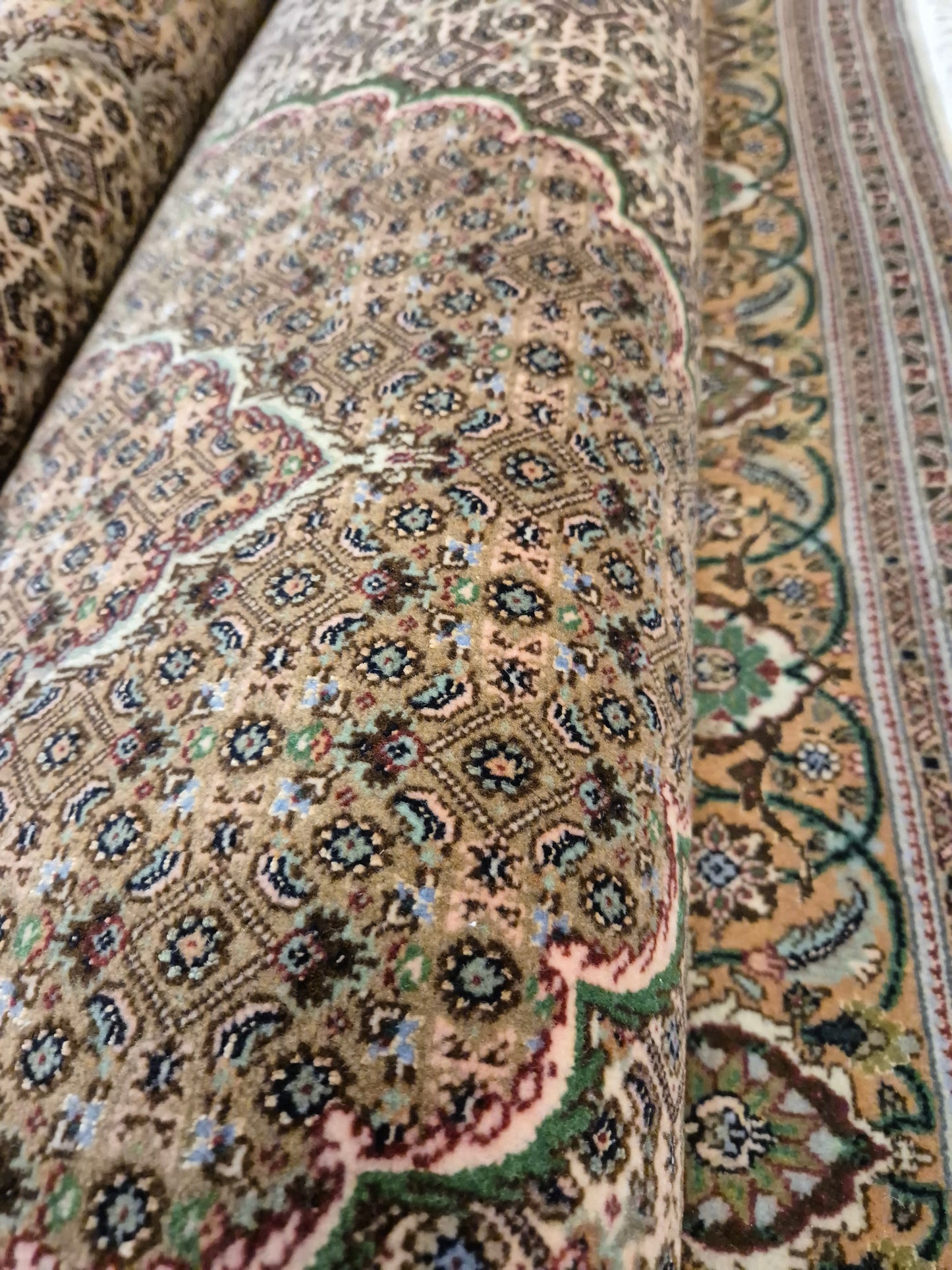 Täbriz Teppich Korkwolle mit Seide feine Knüpfung