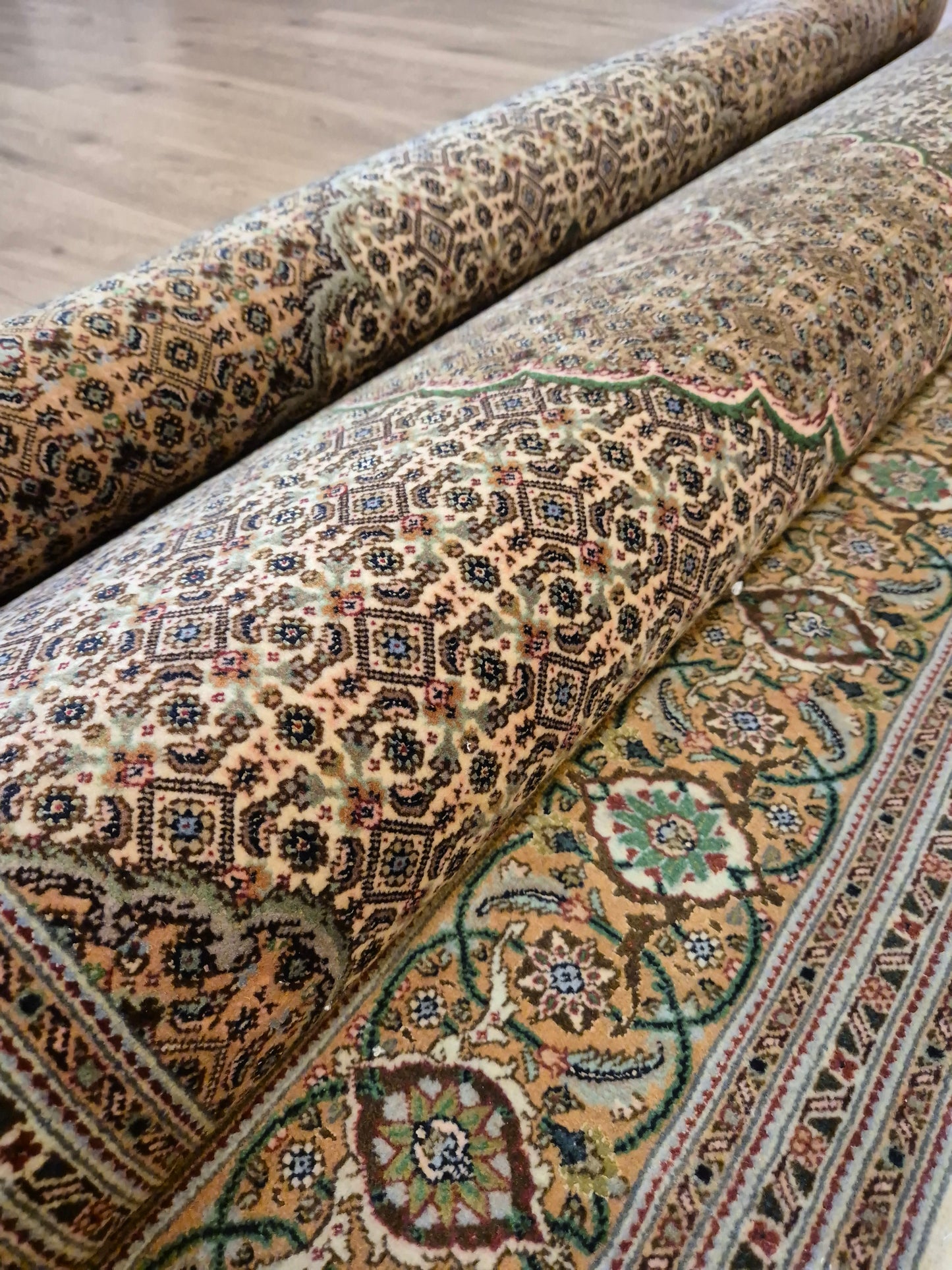 Täbriz Teppich Korkwolle mit Seide feine Knüpfung