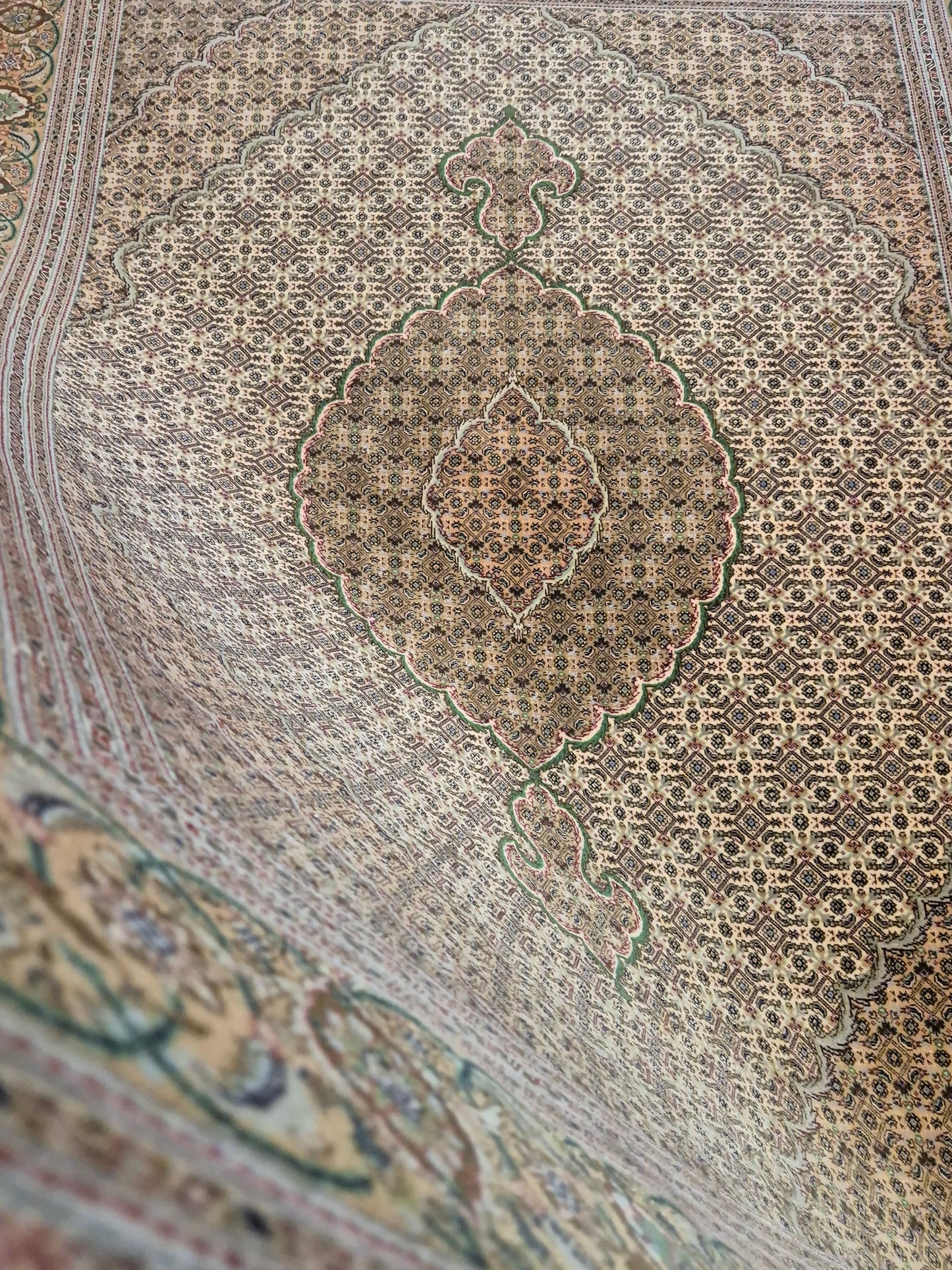 Täbriz Teppich Korkwolle mit Seide feine Knüpfung