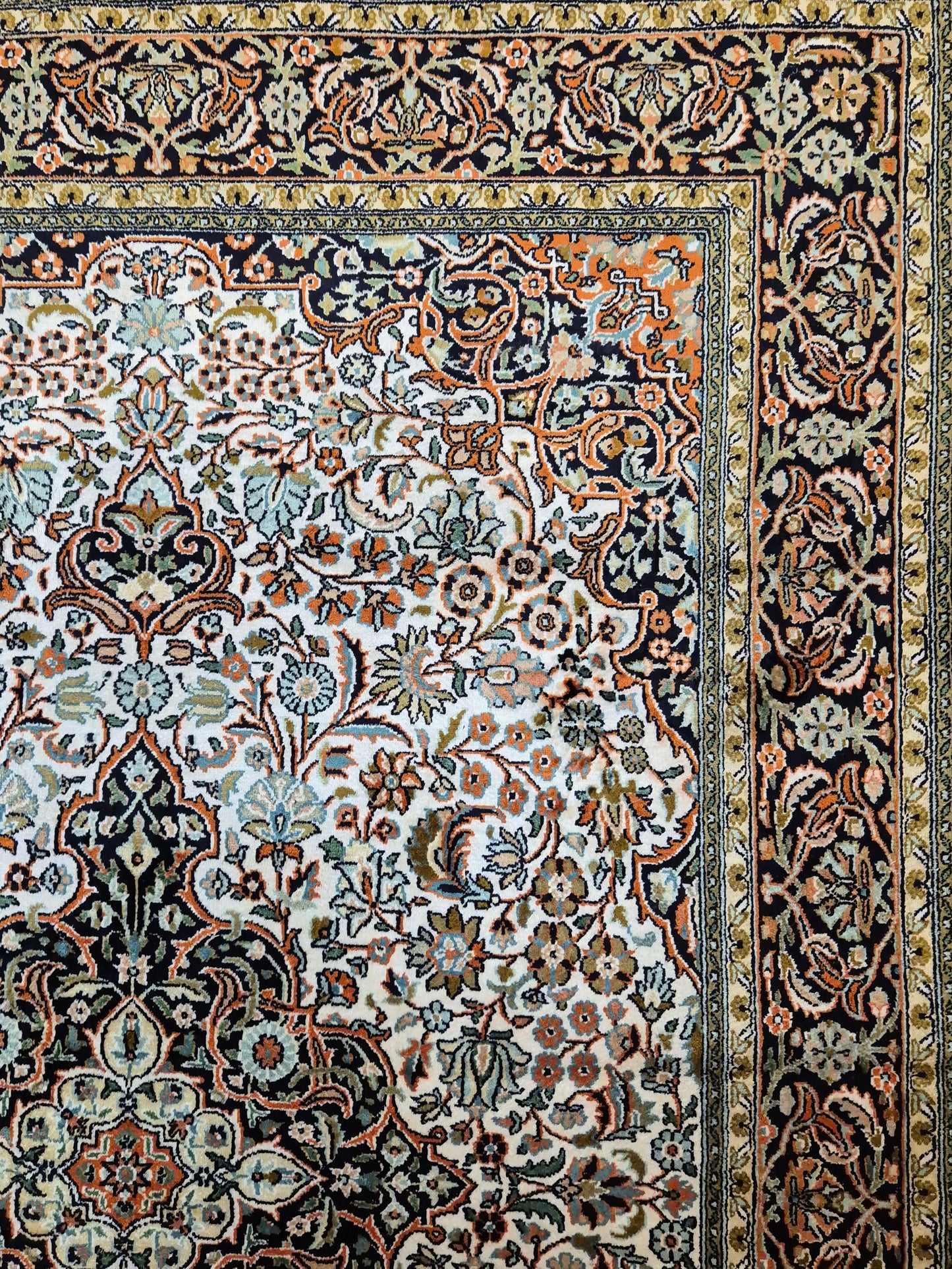 Kashmir Teppich Reine Seide Medaillon florales Design