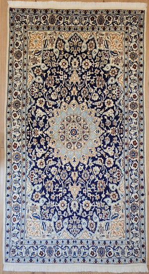 Nain Teppich Wolle mit Seide Medaillon Blau fein