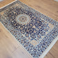 Nain Teppich Wolle mit Seide Medaillon Blau fein
