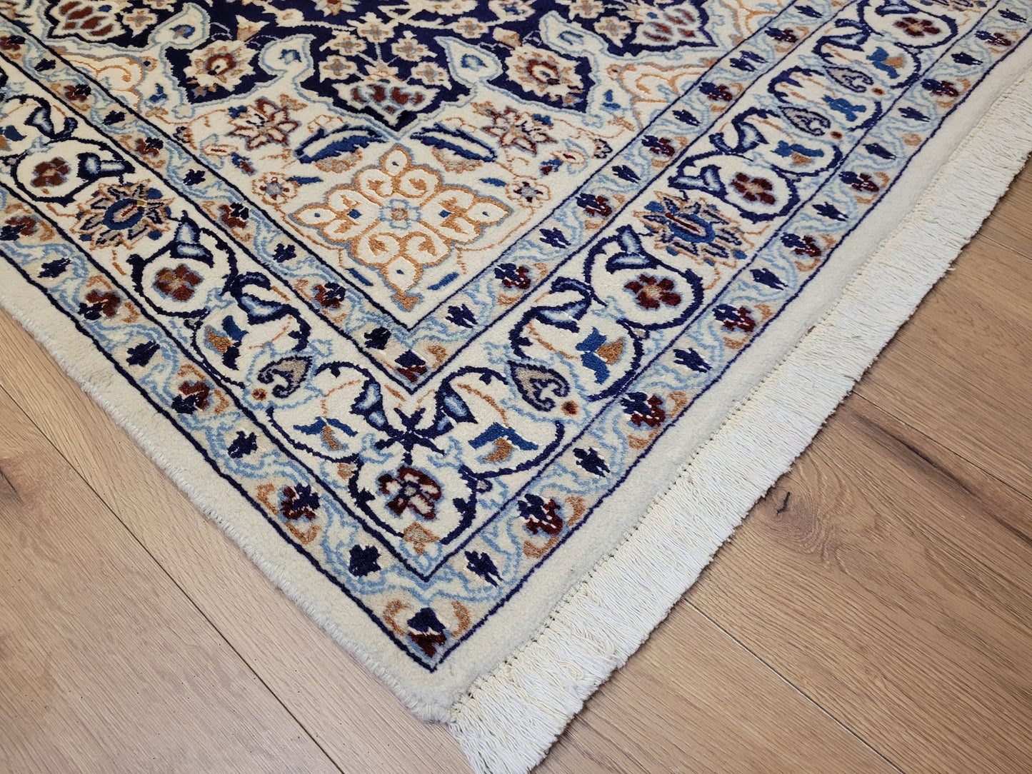 Nain Teppich Wolle mit Seide Medaillon Blau fein